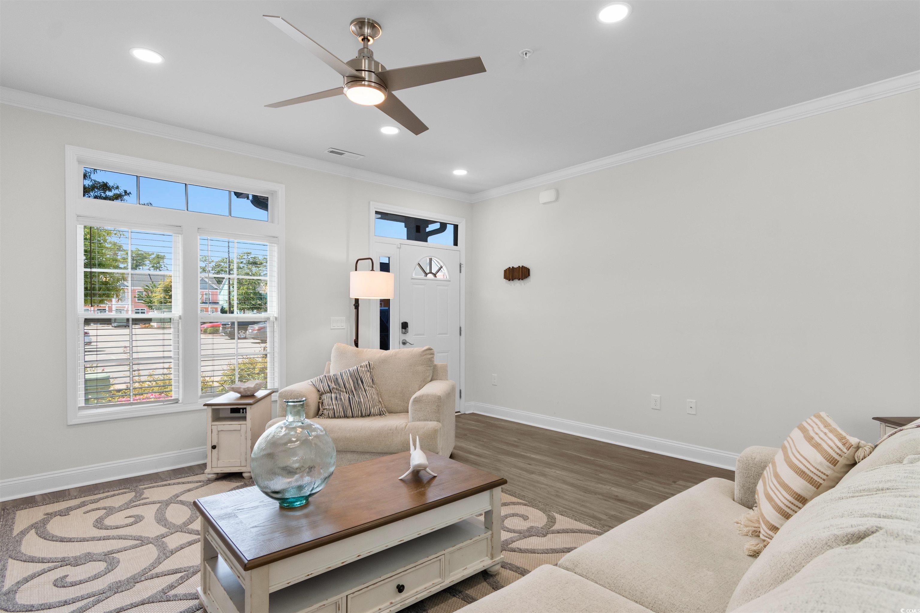 804 Moen Pl. Property Photo 6