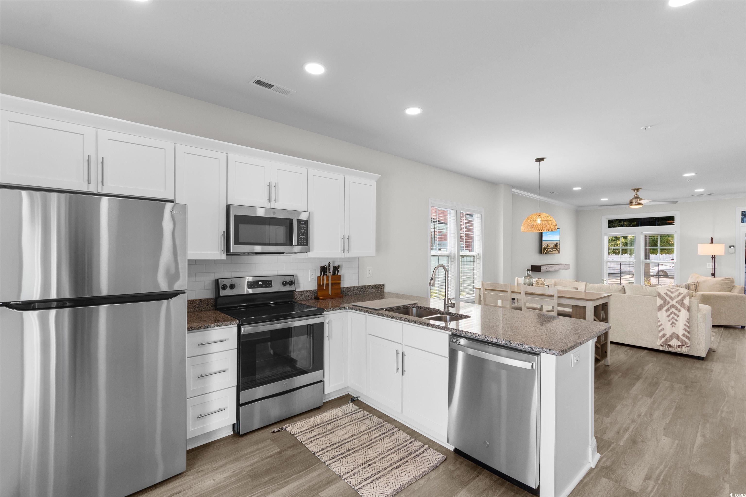 804 Moen Pl. Property Photo 7