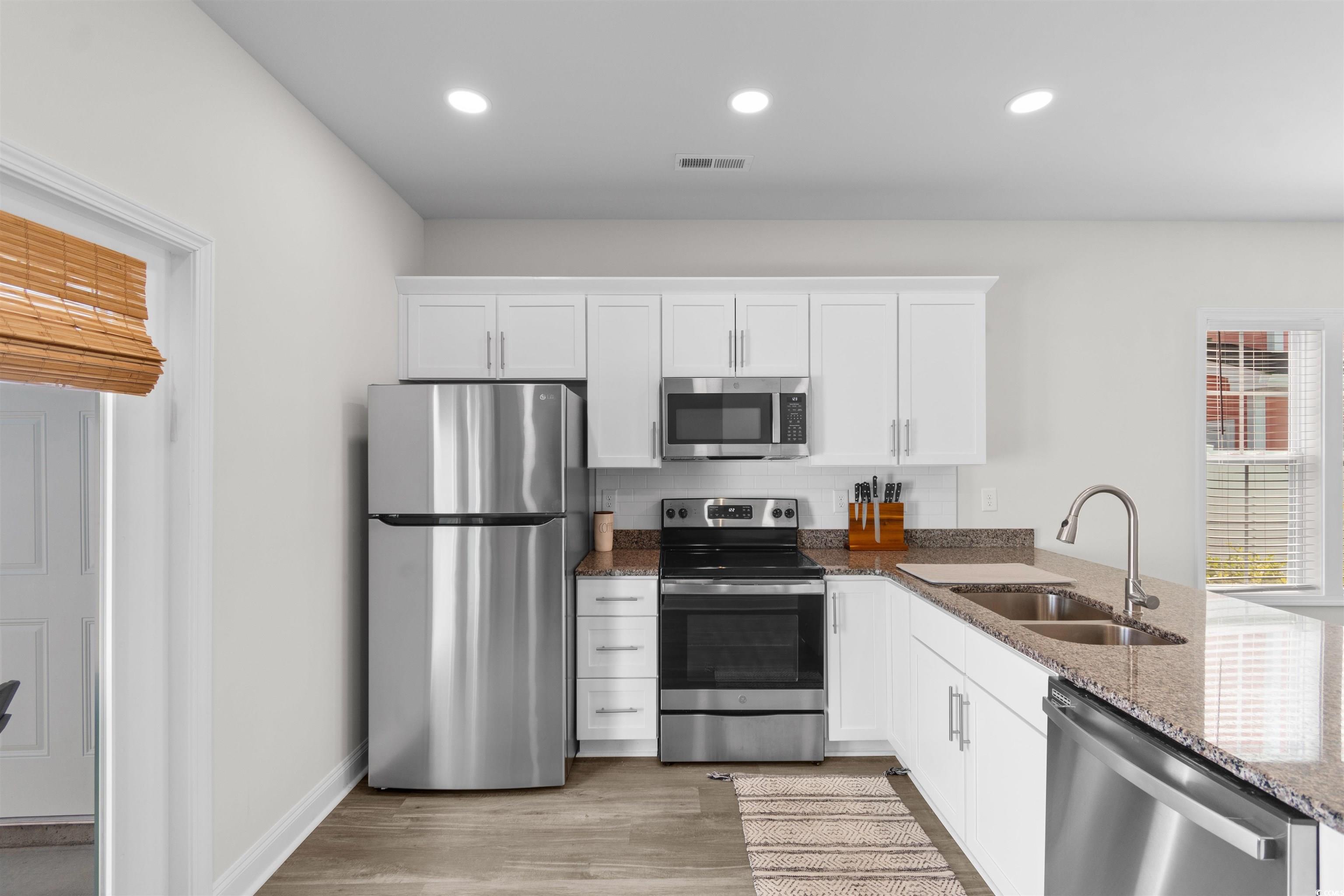 804 Moen Pl. Property Photo 8