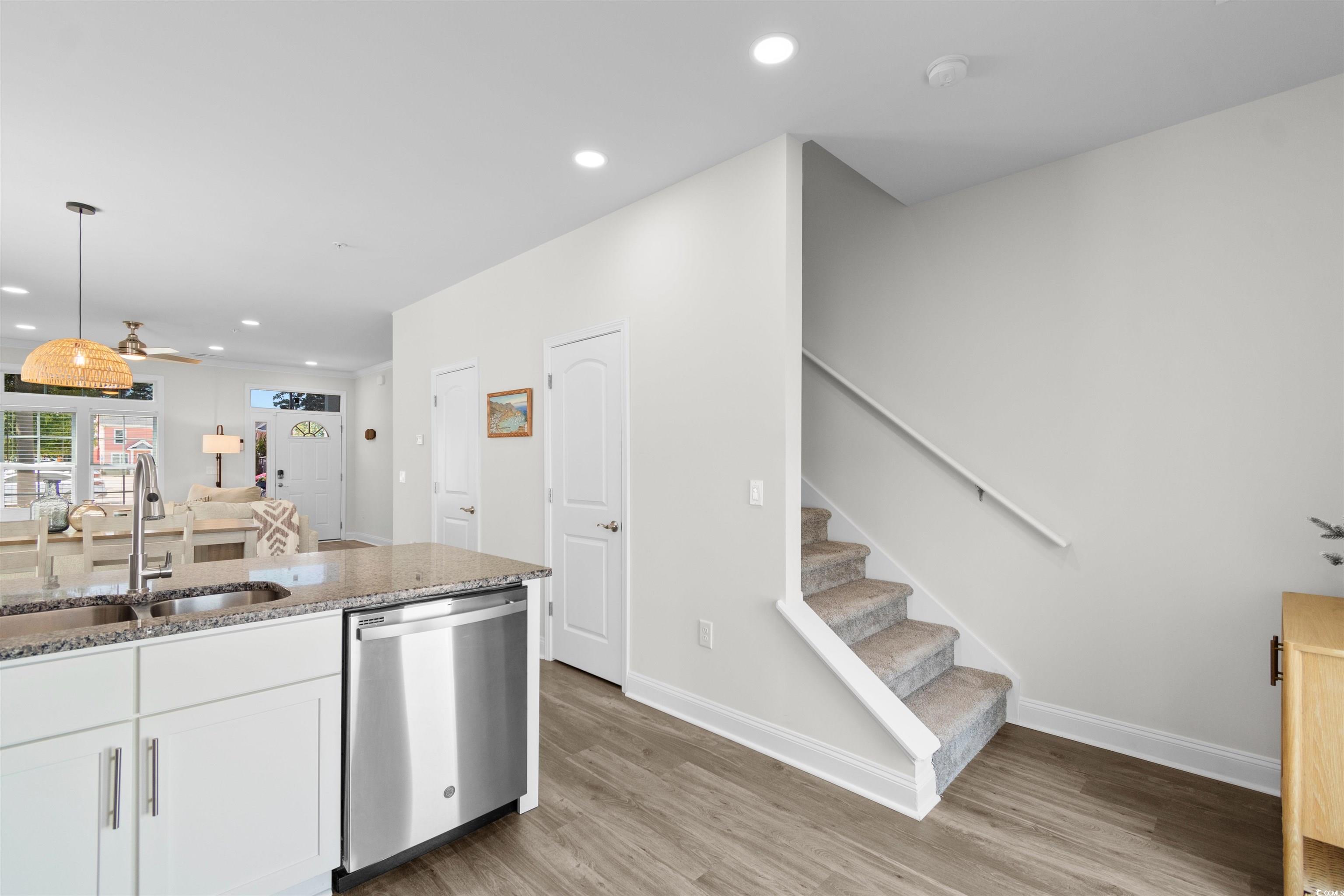 804 Moen Pl. Property Photo 15