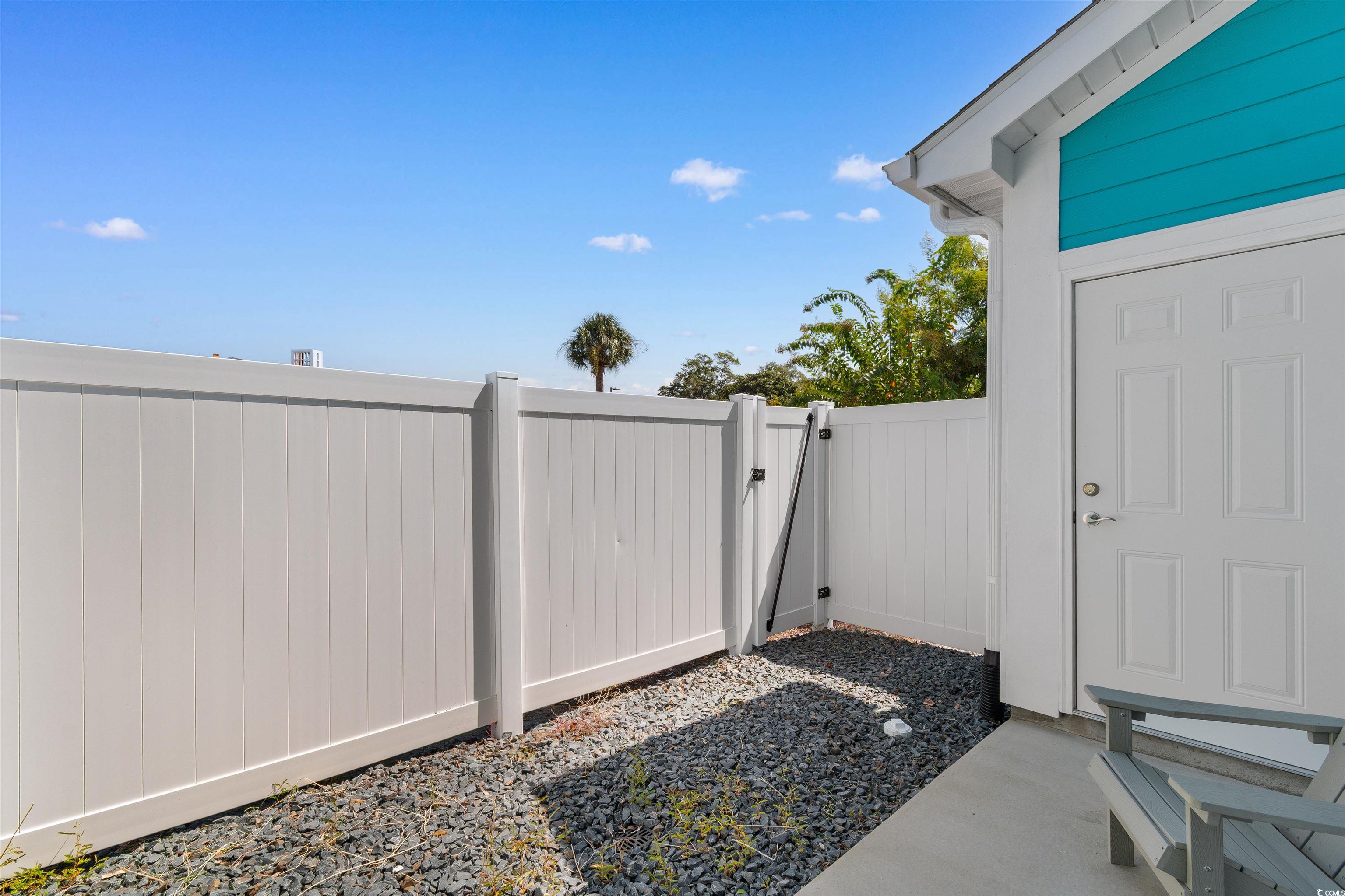 804 Moen Pl. Property Photo 26