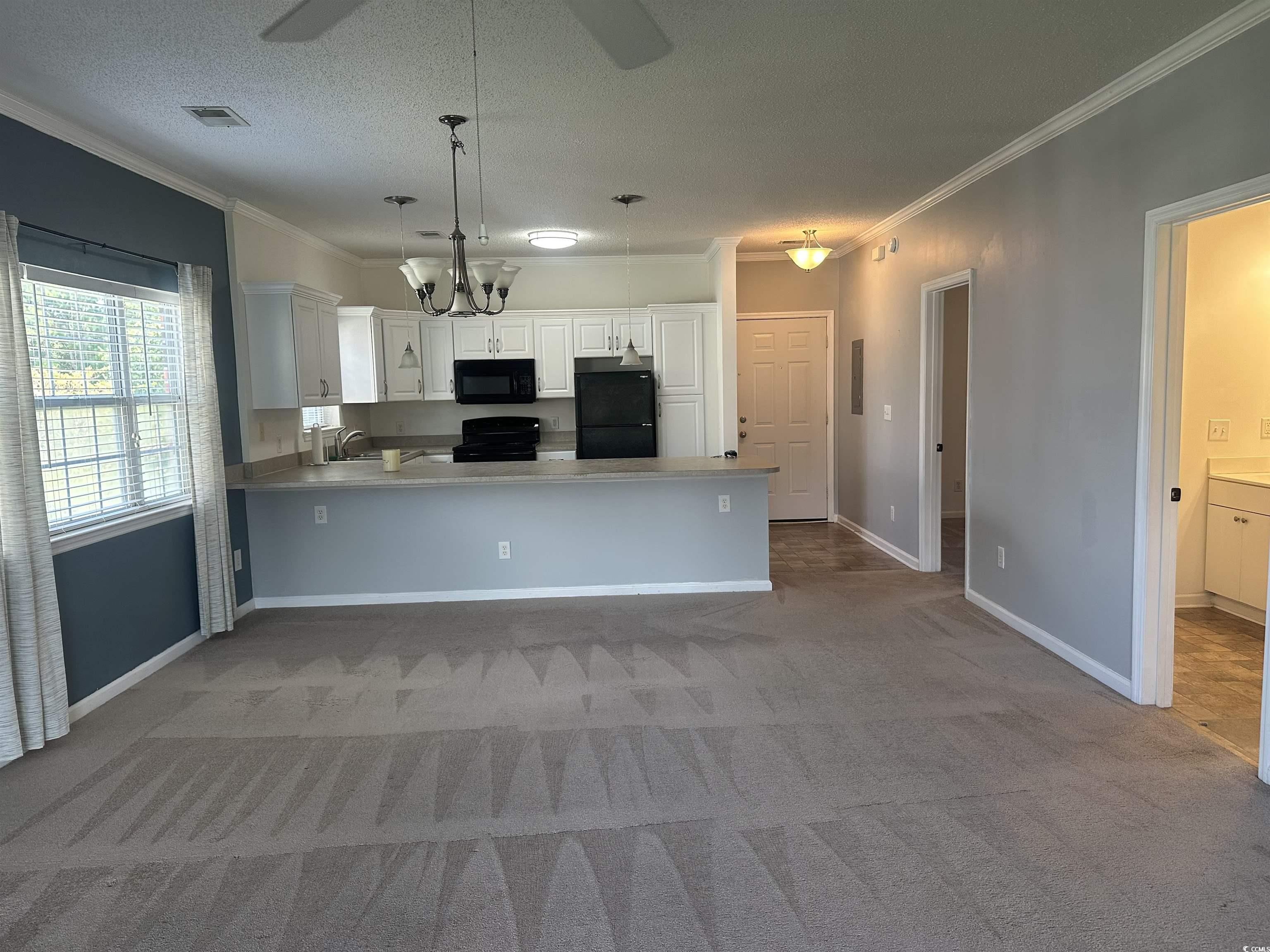 3927 Gladiola Ct. Property Photo 2
