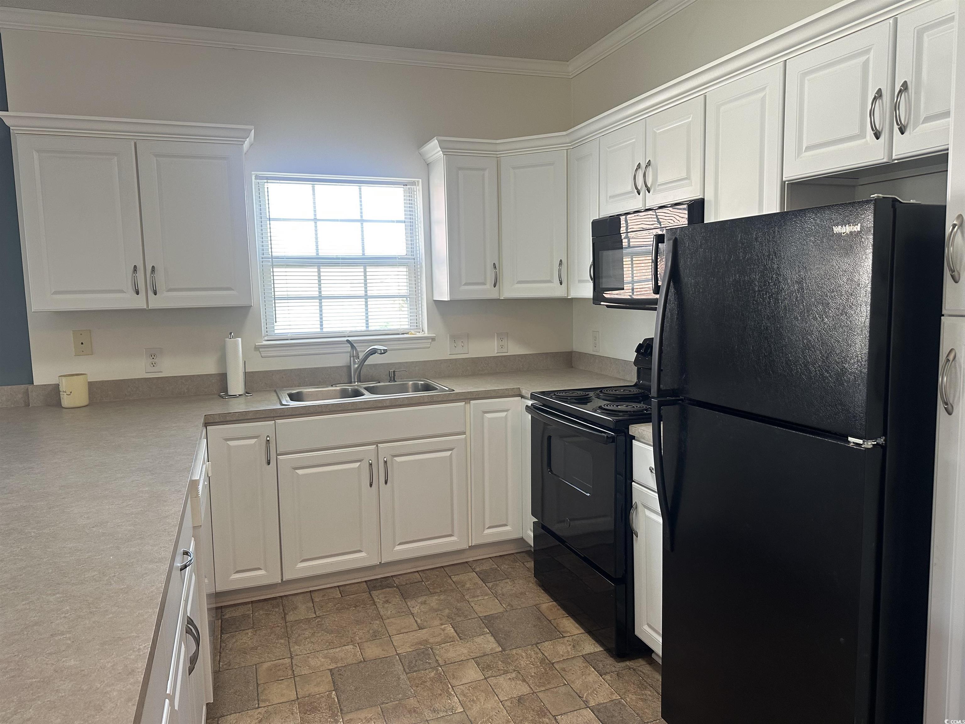 3927 Gladiola Ct. Property Photo 4