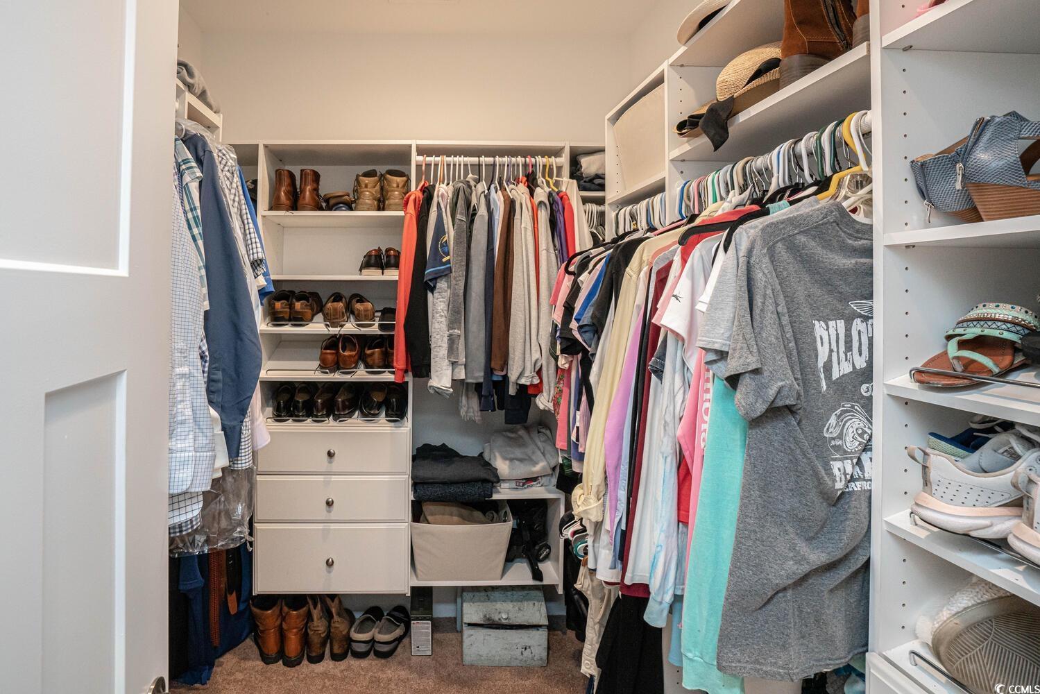 725 Bermuda Walk Property Photo 5