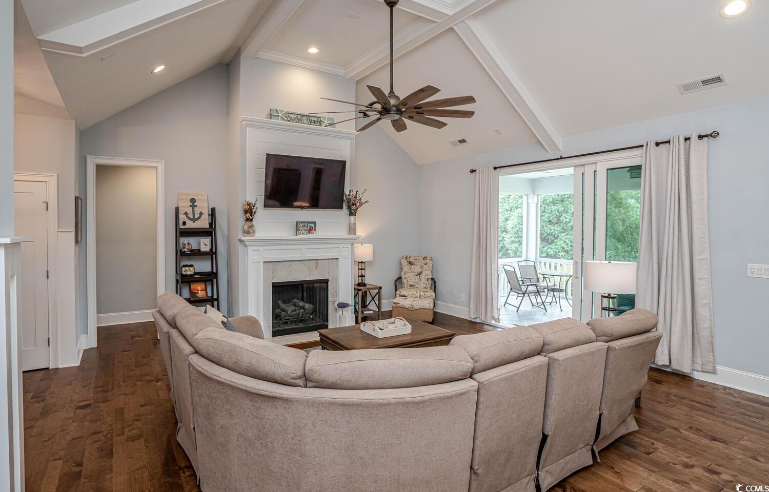 725 Bermuda Walk Property Photo 11