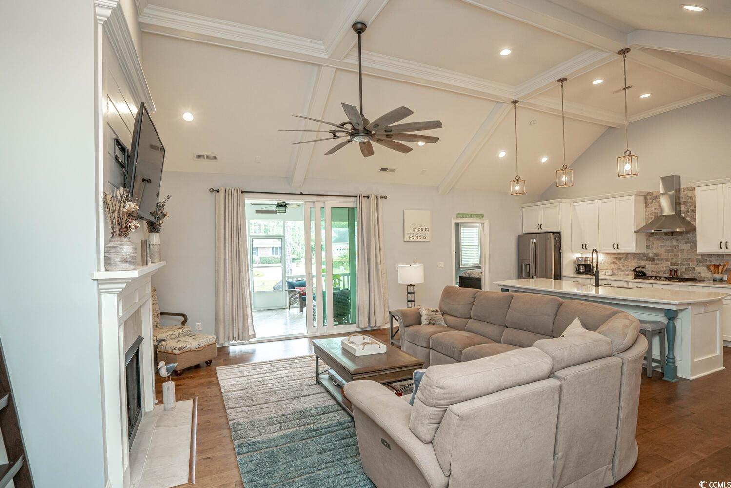 725 Bermuda Walk Property Photo 13