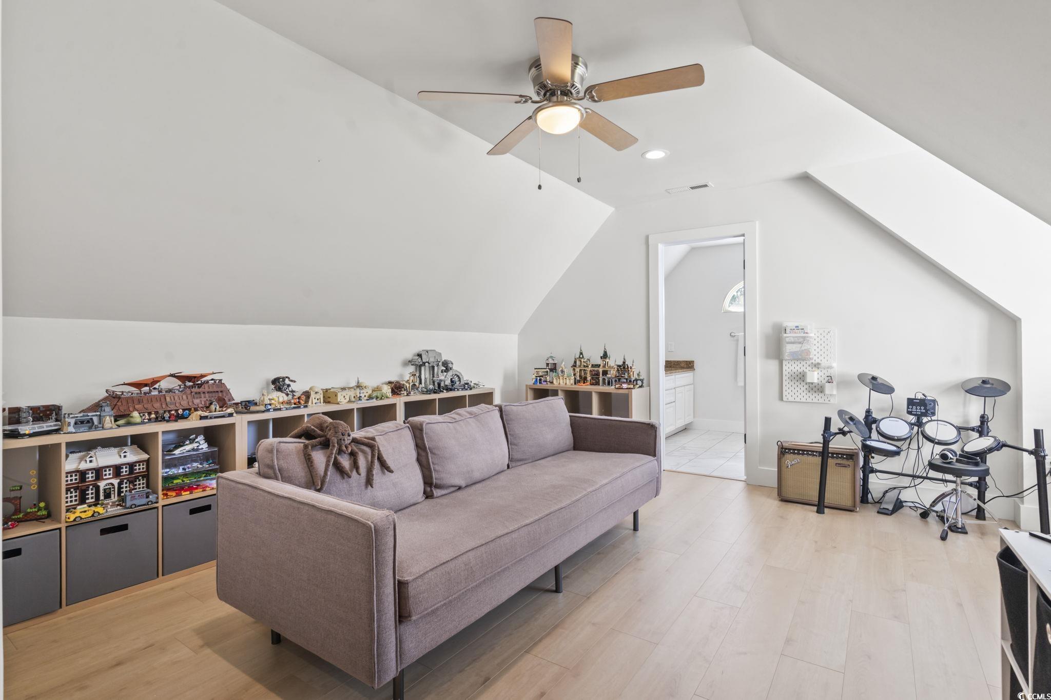 9305 Cove Dr. Property Photo 31