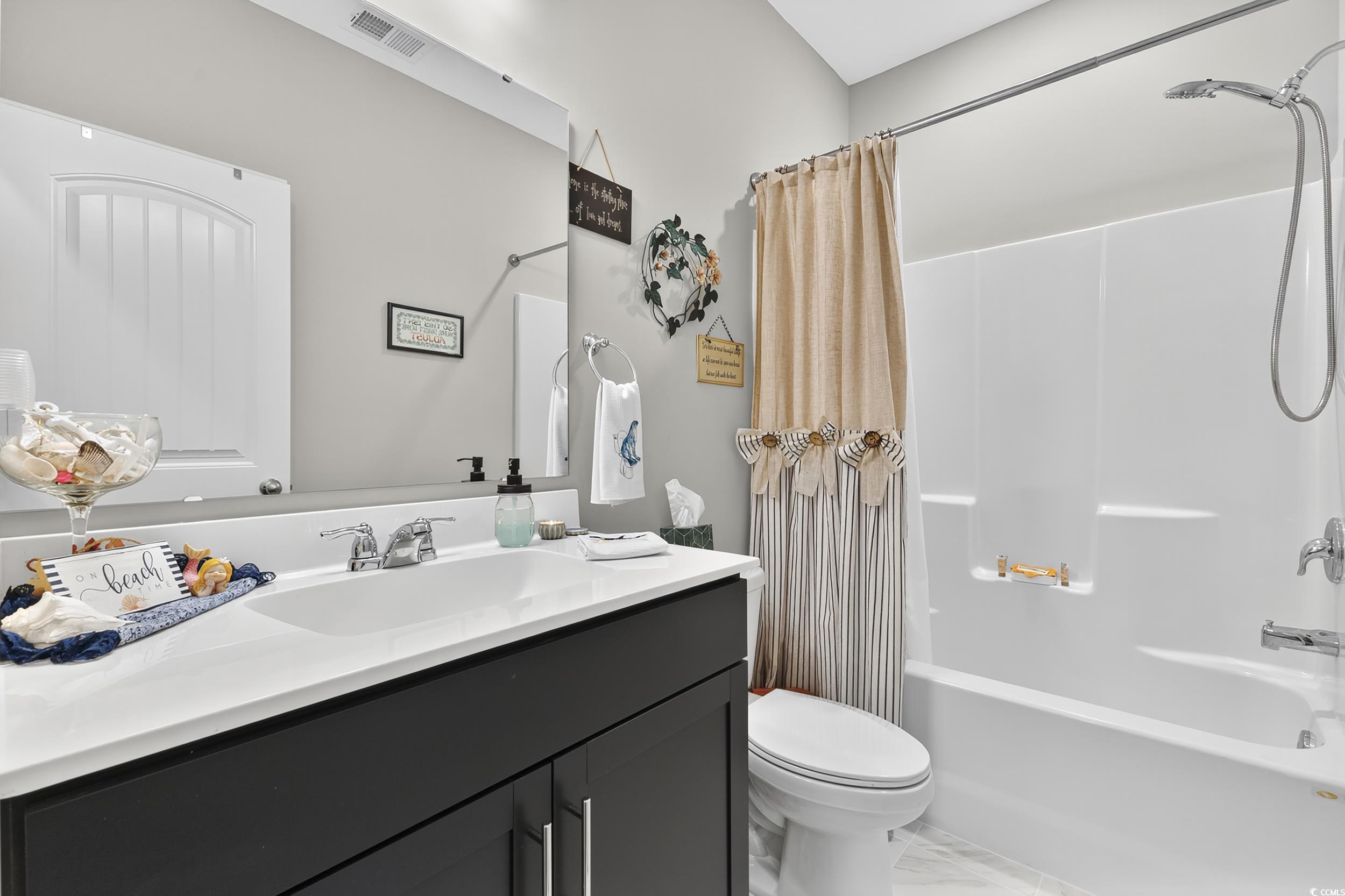 5216 Lucy Way Property Photo 8