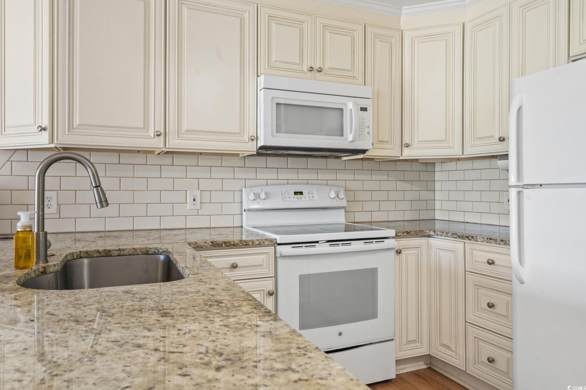 305 Resort Dr. Property Photo 8