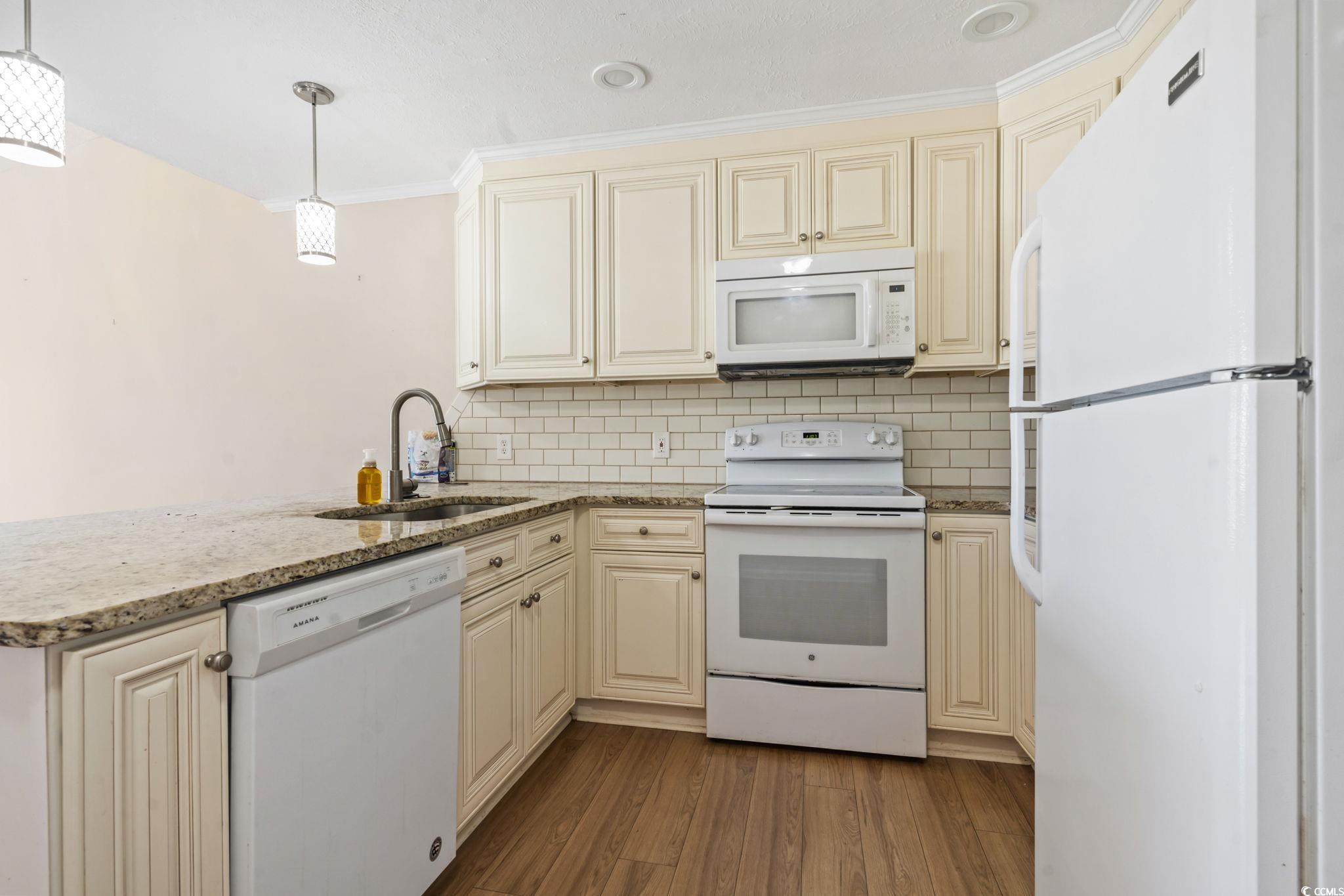 305 Resort Dr. Property Photo 12