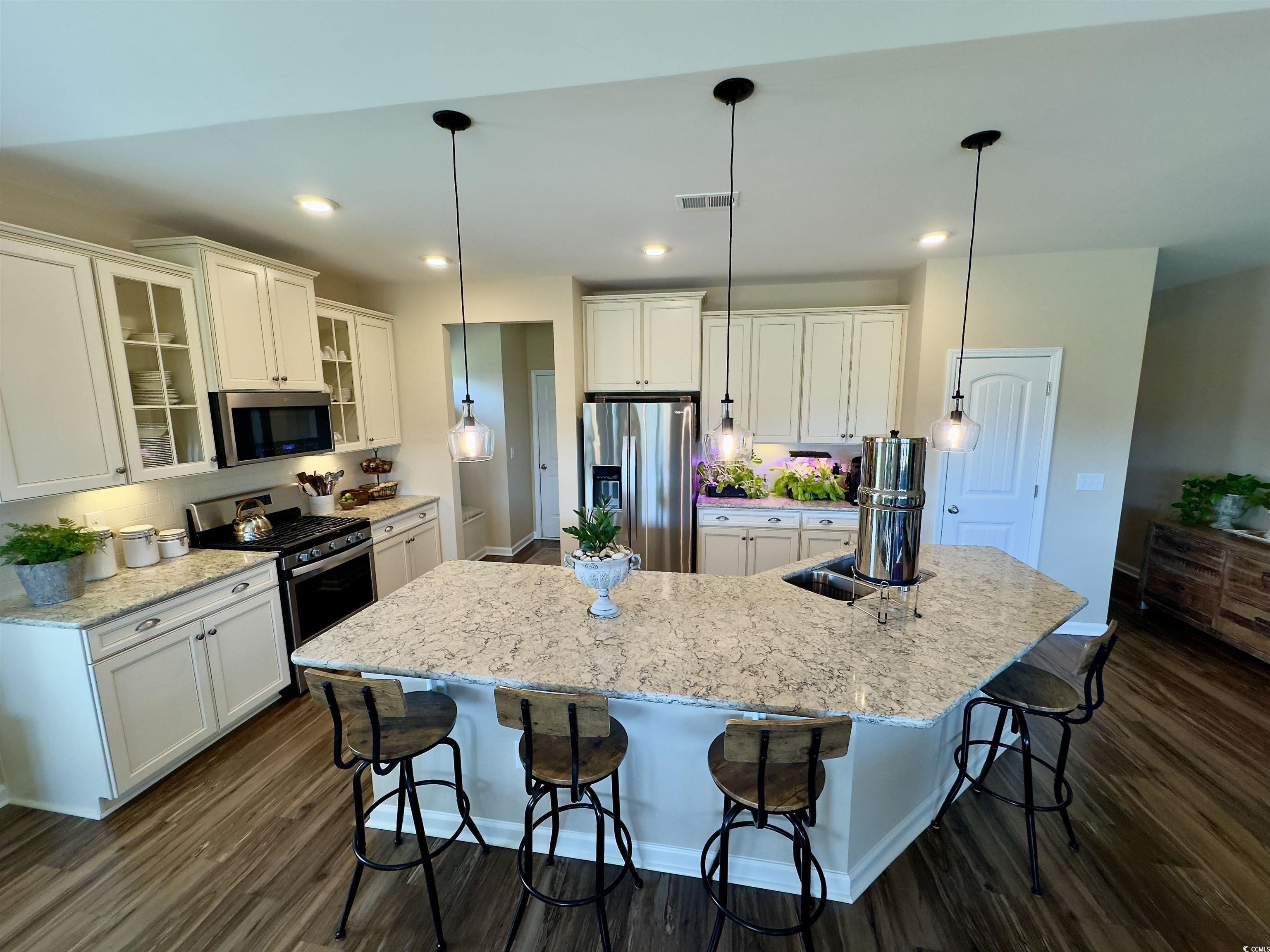 591 Hickman St. Property Photo 5