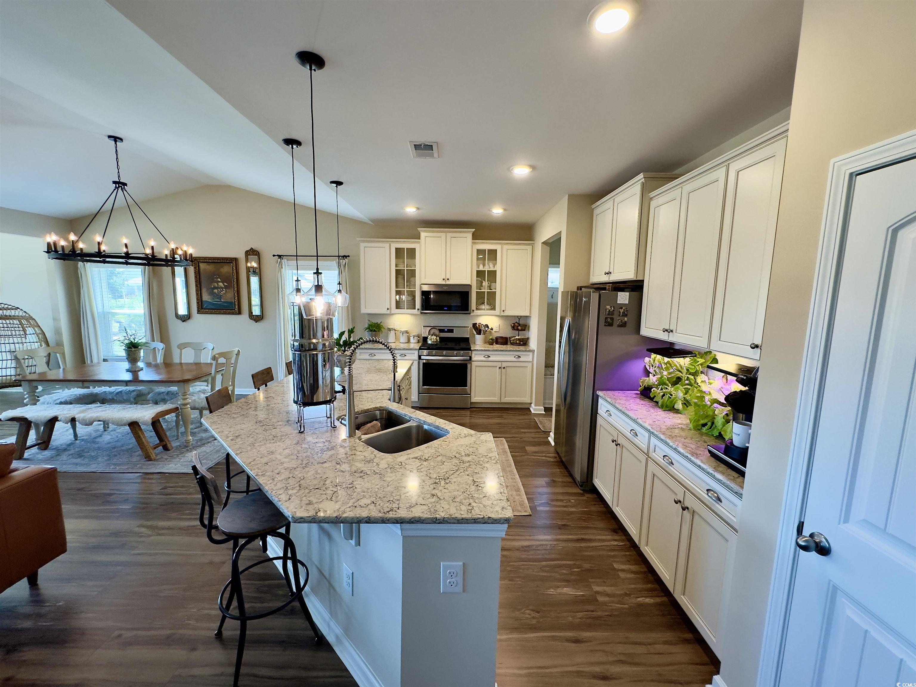 591 Hickman St. Property Photo 10