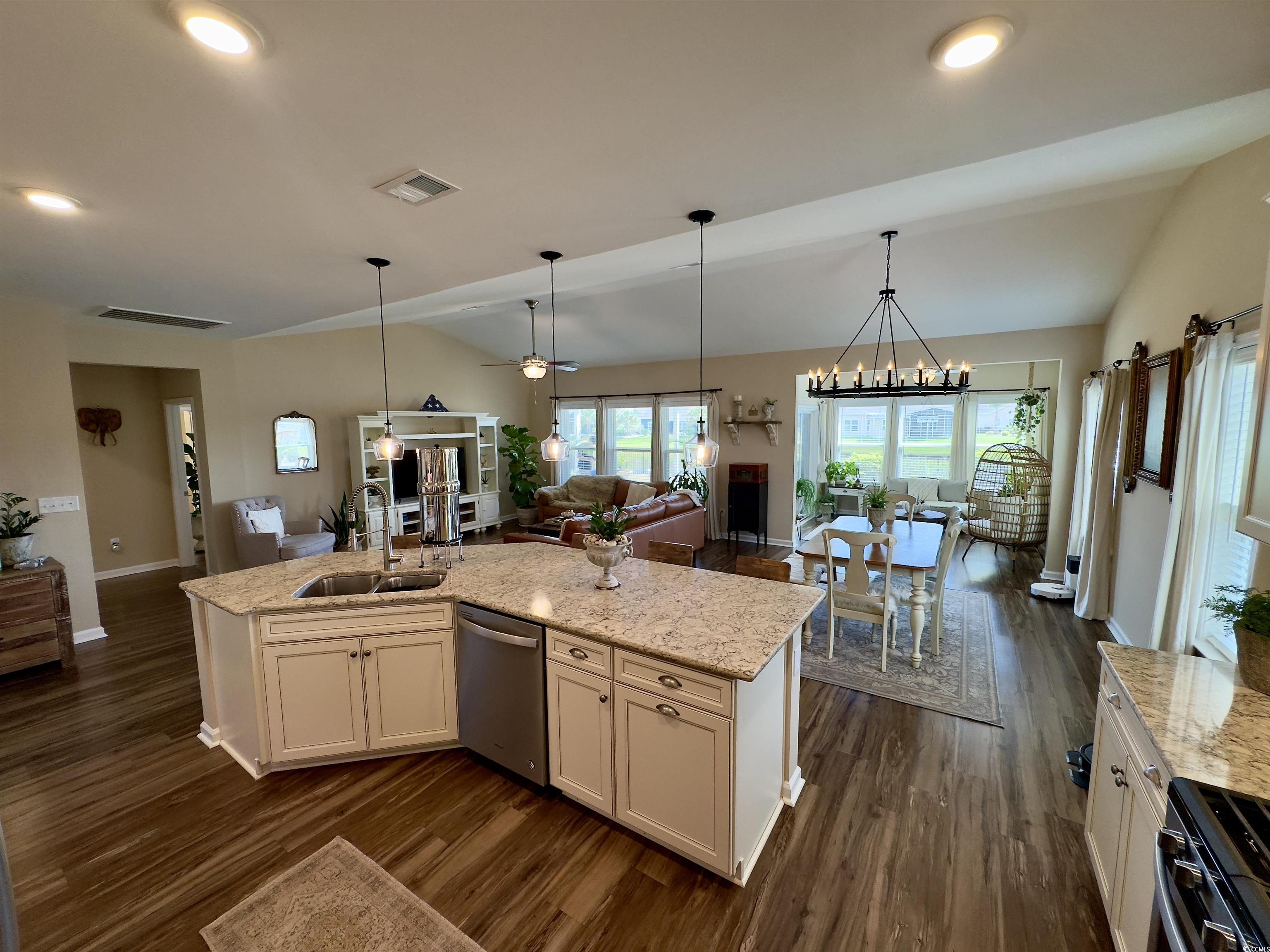 591 Hickman St. Property Photo 11