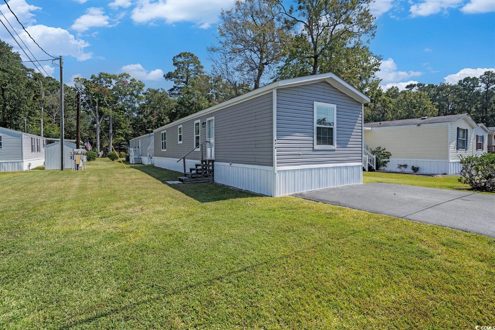 978 Periwinkle Pl. Property Photo 2