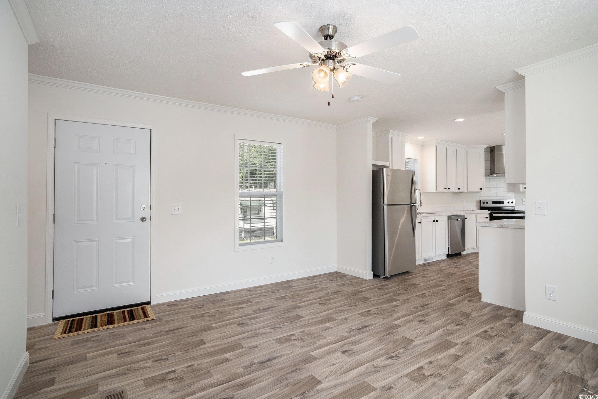 978 Periwinkle Pl. Property Photo 6