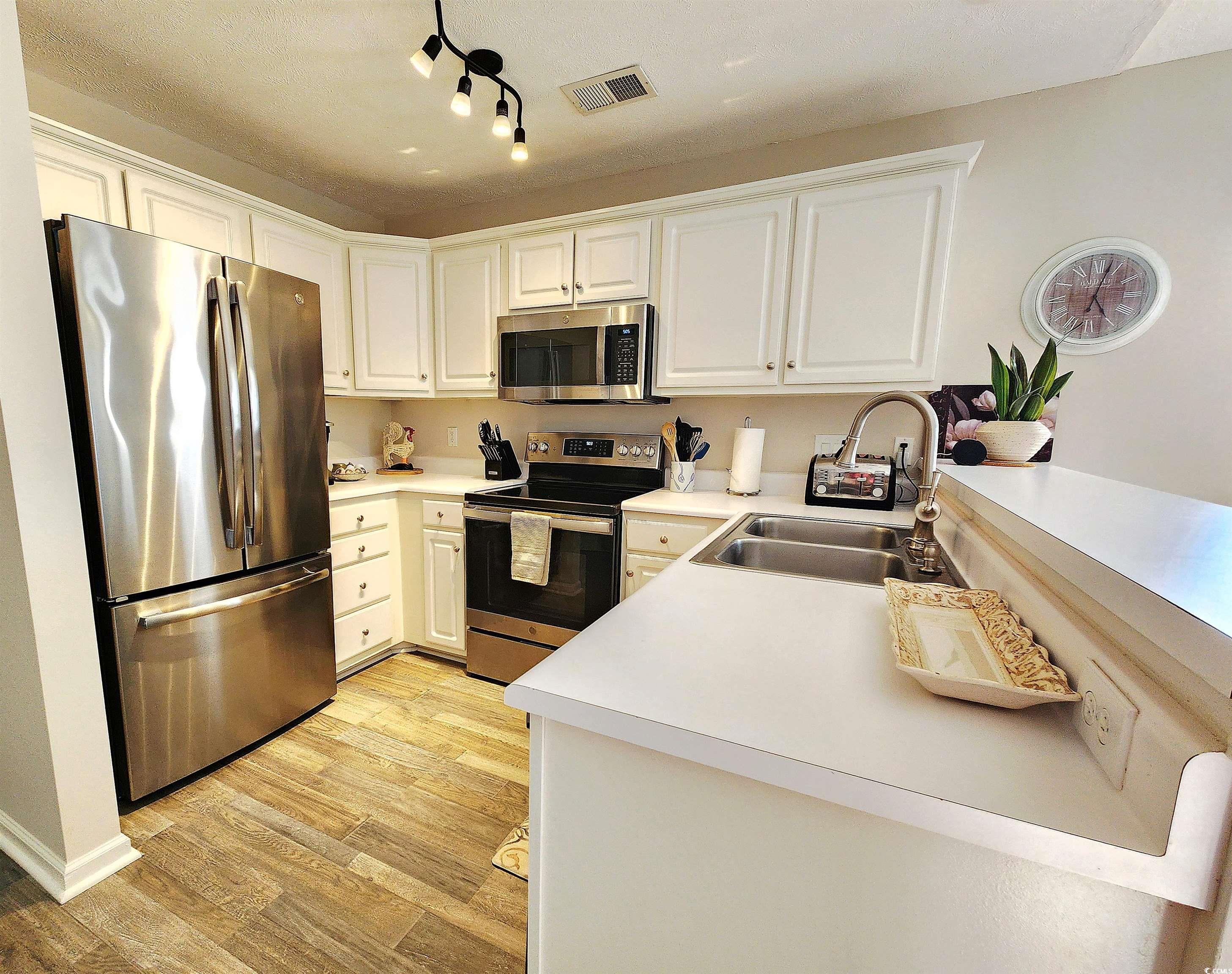 4567 Eastport Blvd. Property Photo 7