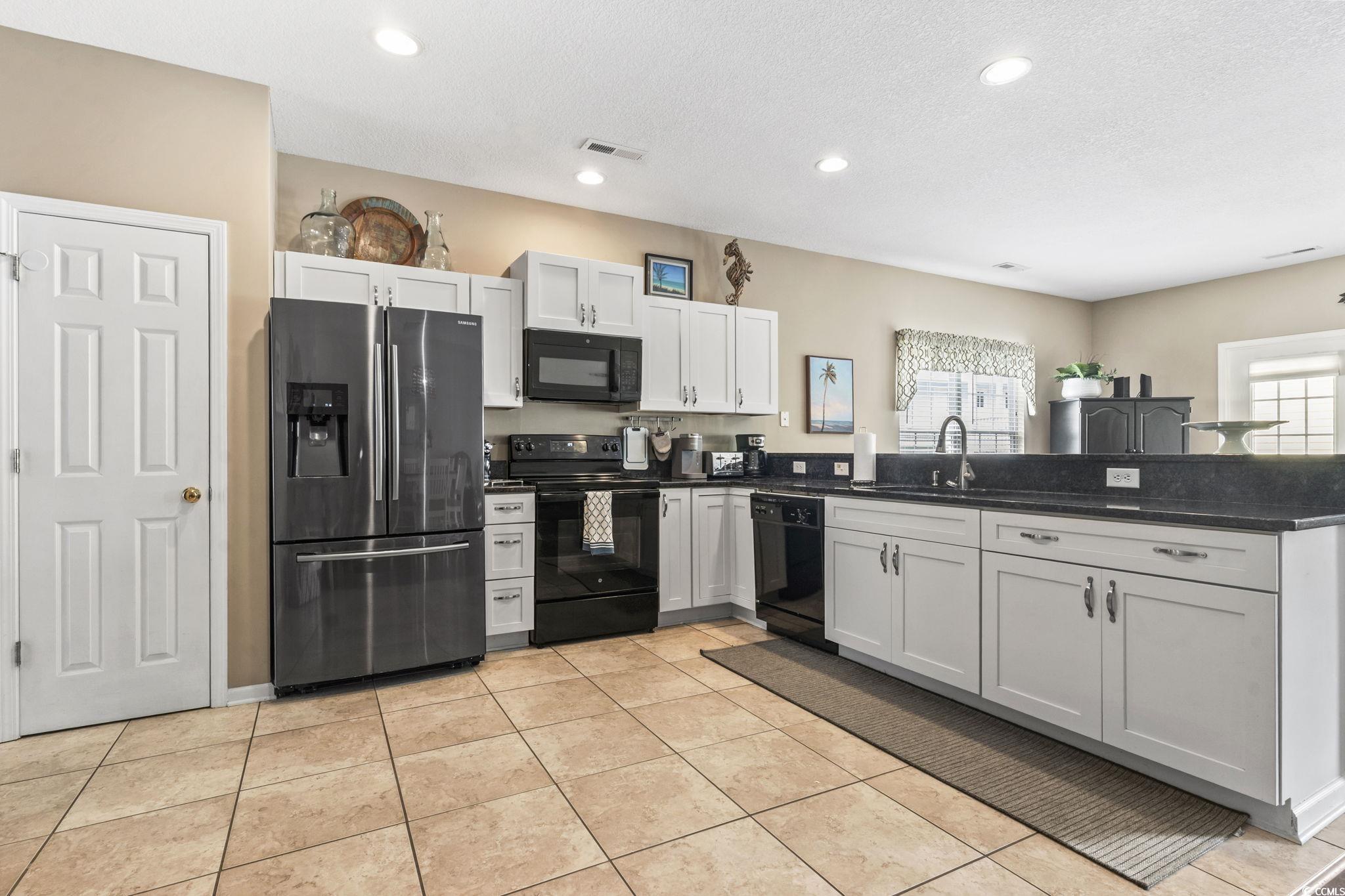 105-a-b Woodland Dr. Property Photo 3