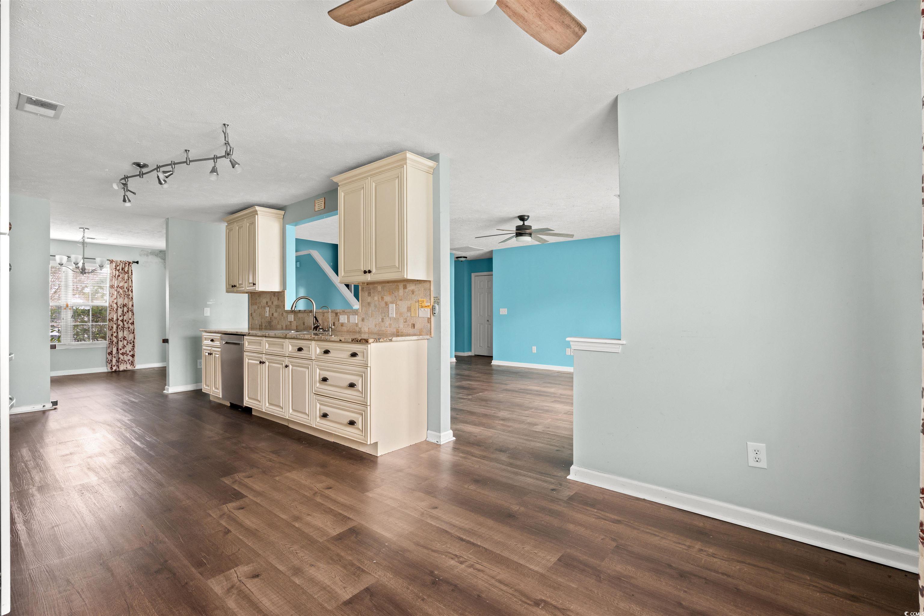 1004 Jocassee Dr. Property Photo 3