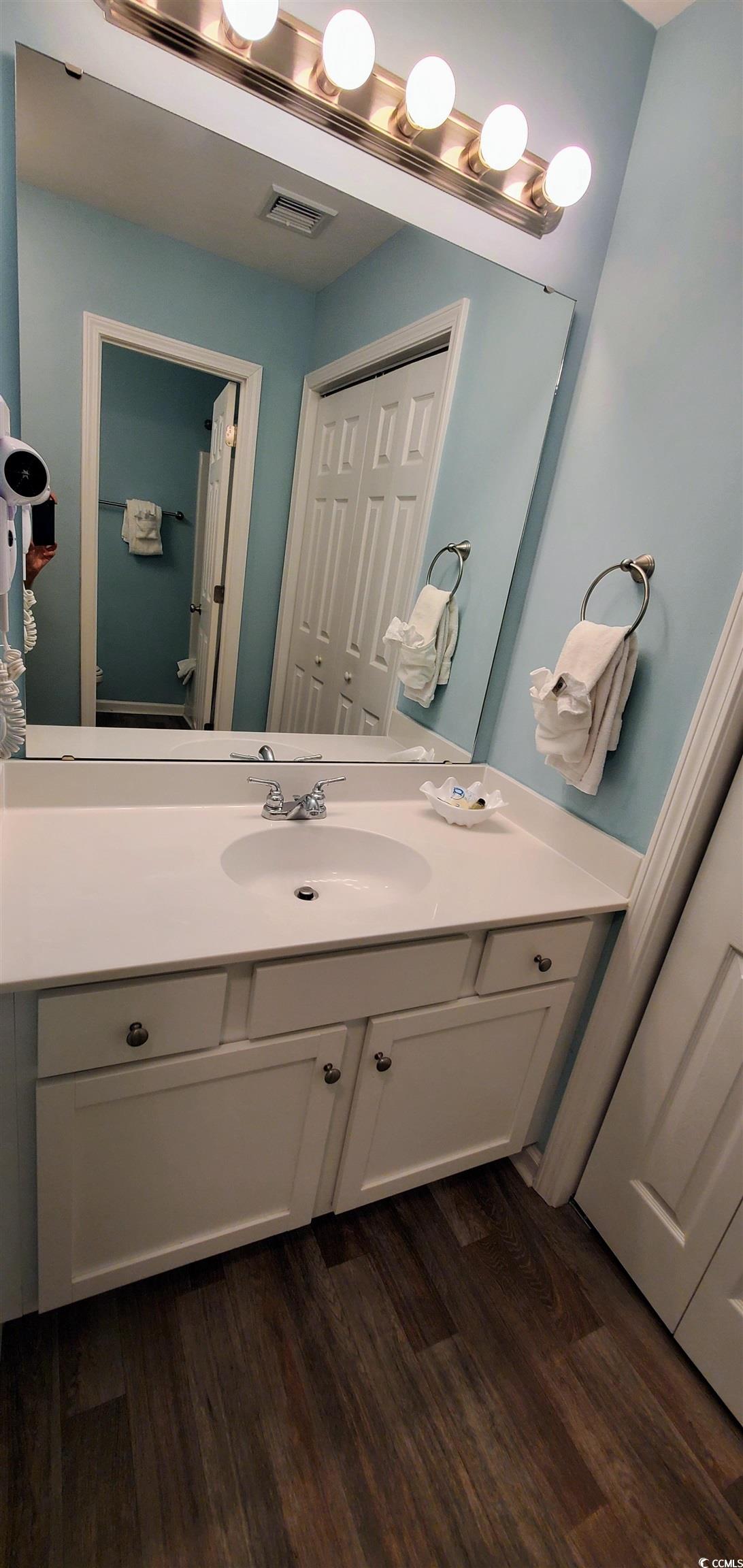 415 Ocean Creek Dr. Property Photo 10