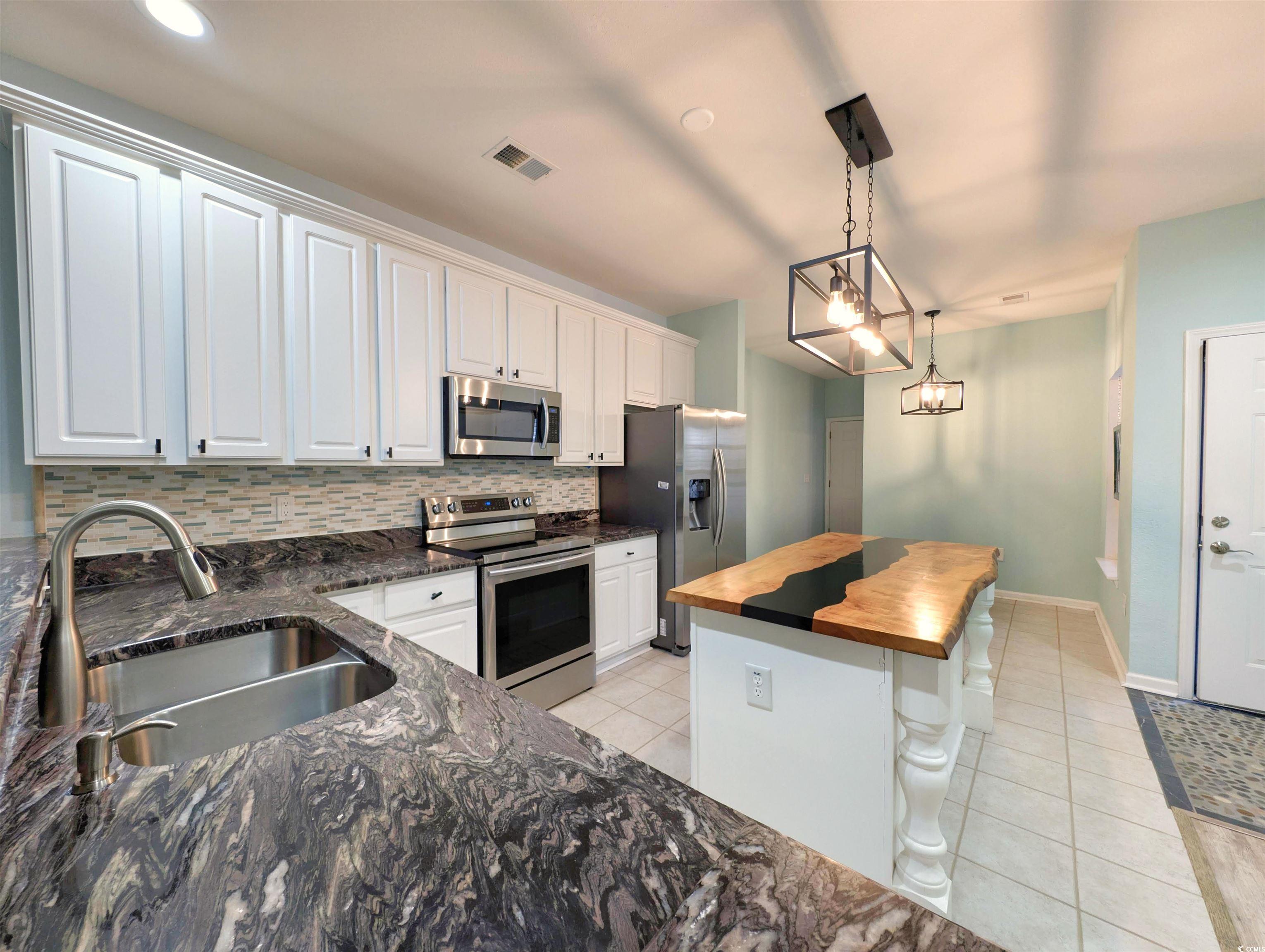 400 Woodpecker Ln. Property Photo 8