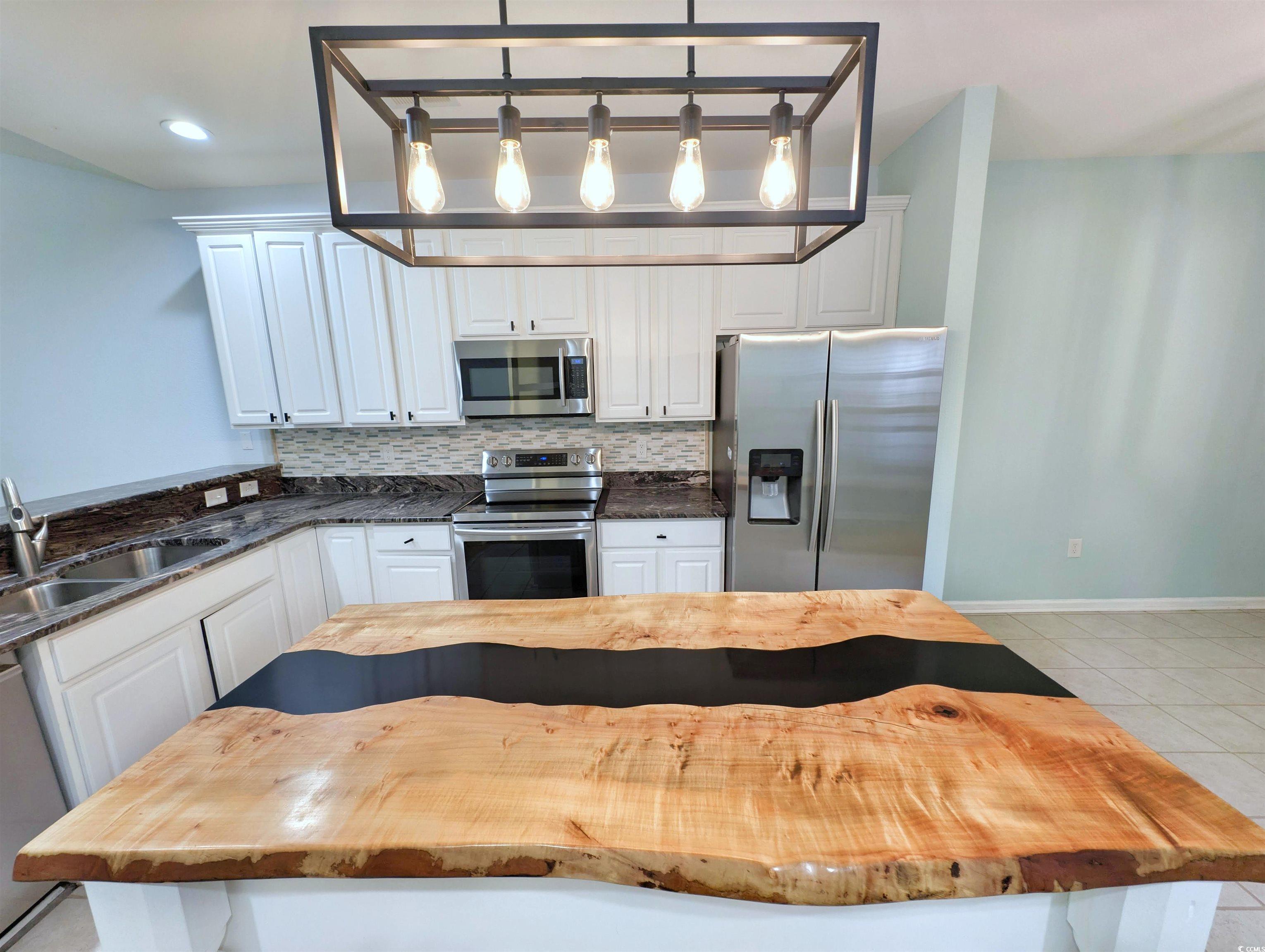 400 Woodpecker Ln. Property Photo 10