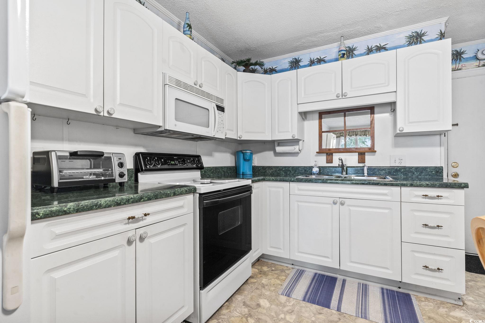 401 Hillside Dr. N Property Photo 3