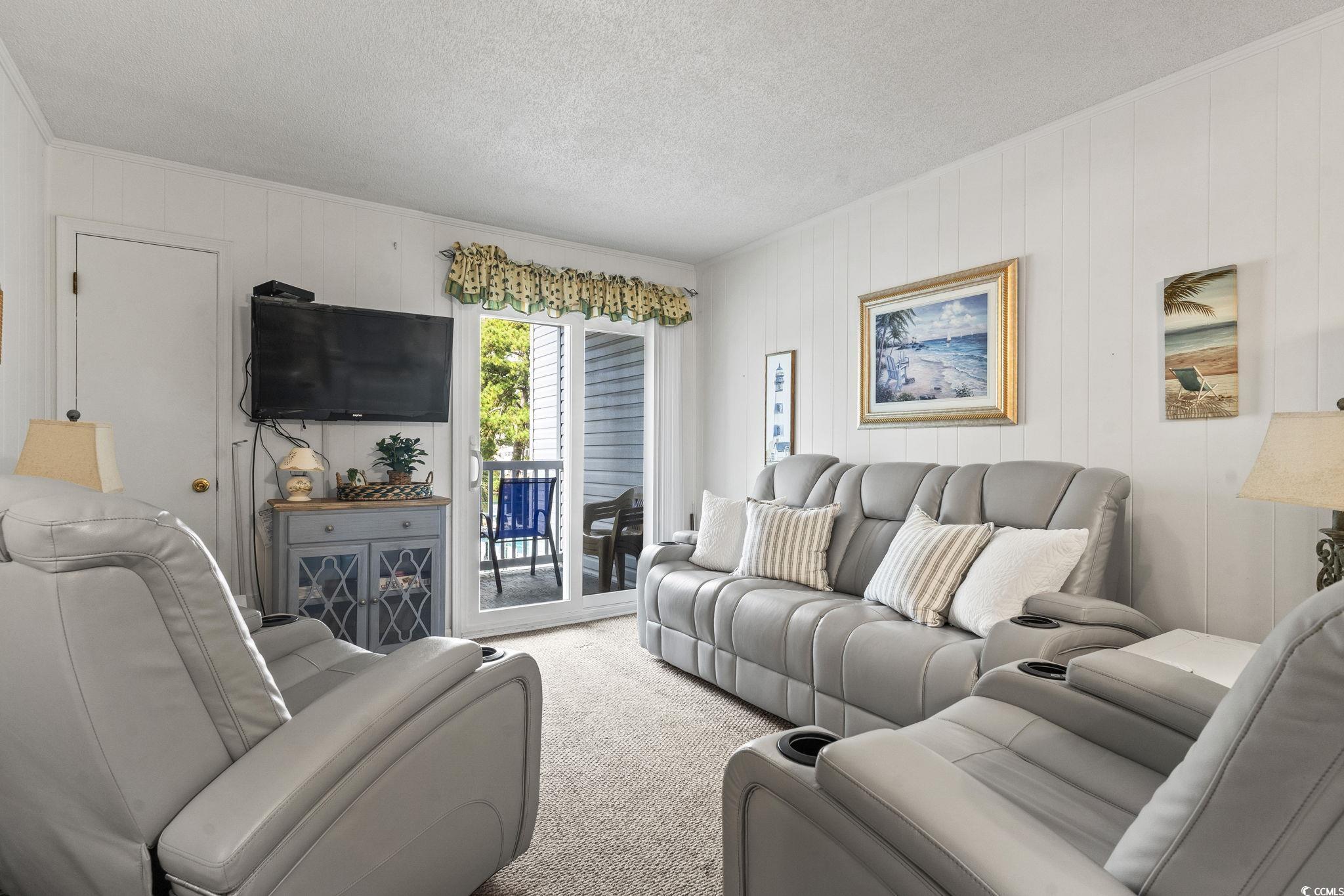 401 Hillside Dr. N Property Photo 8