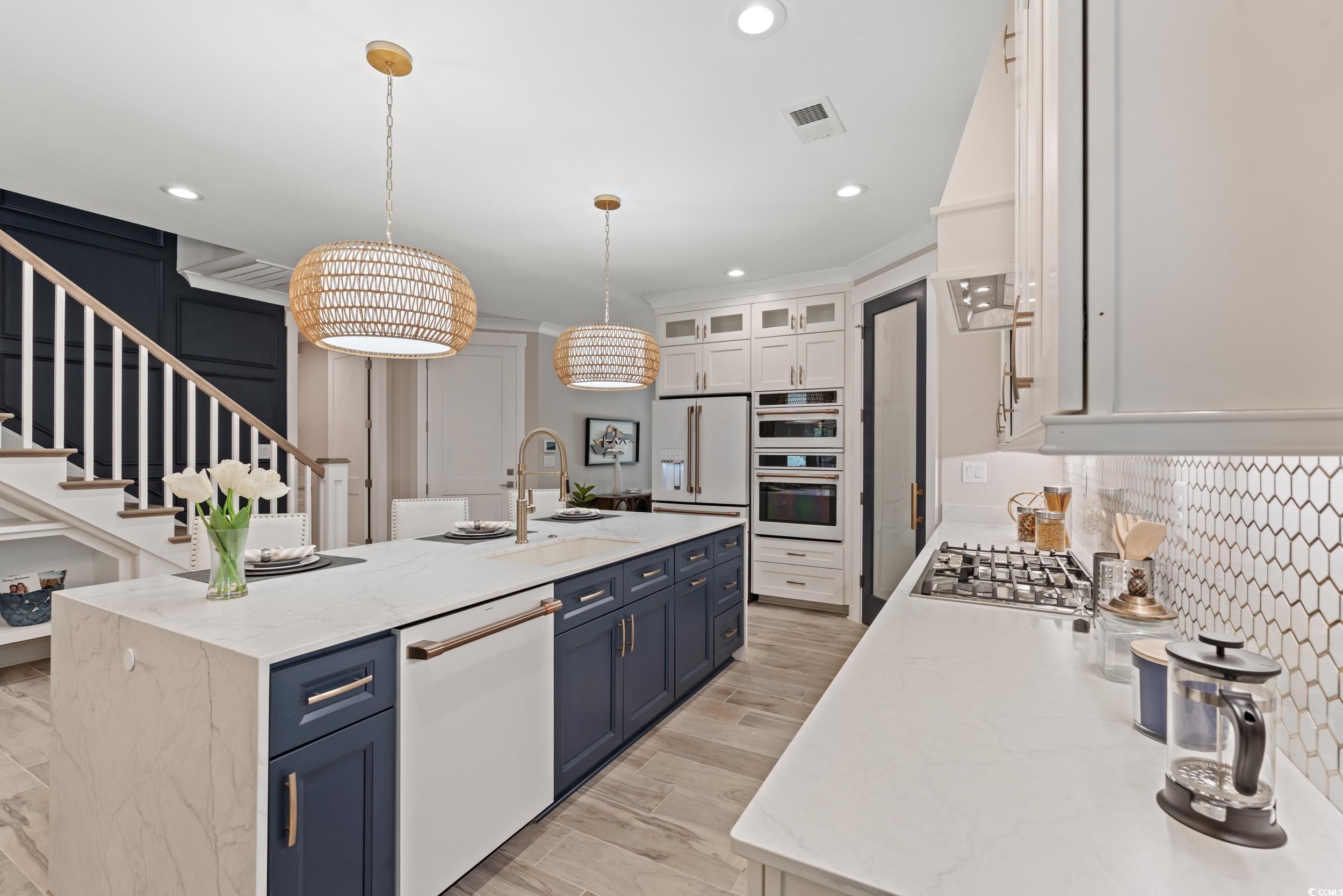 407 N Highland Way Property Photo 3