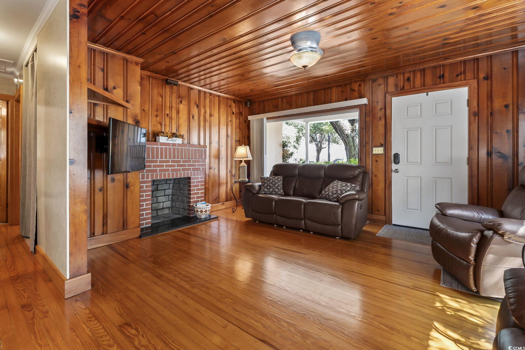 413 30th Ave. N Property Photo 5