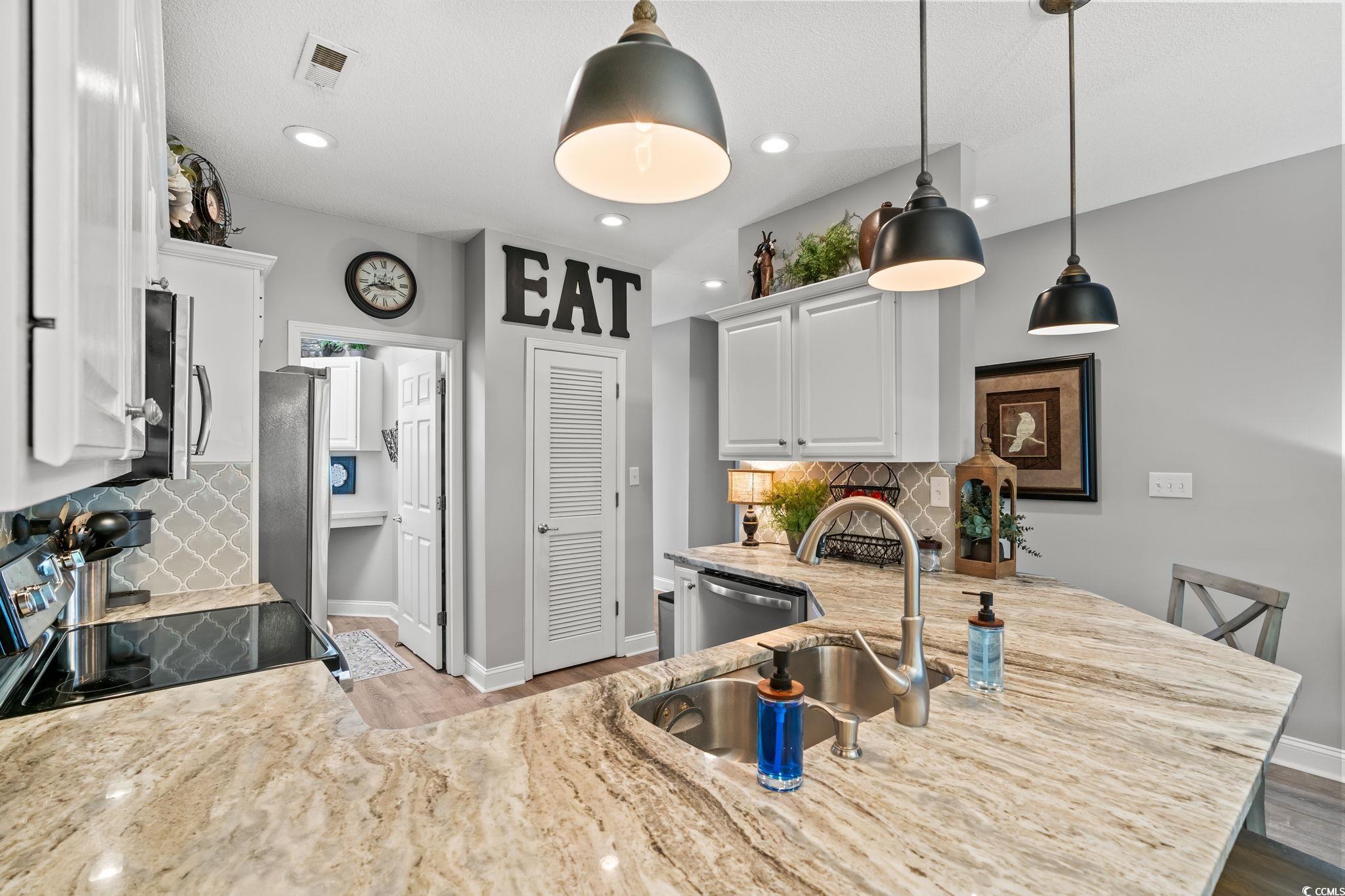 5050 Glenbrook Dr. Property Photo 5