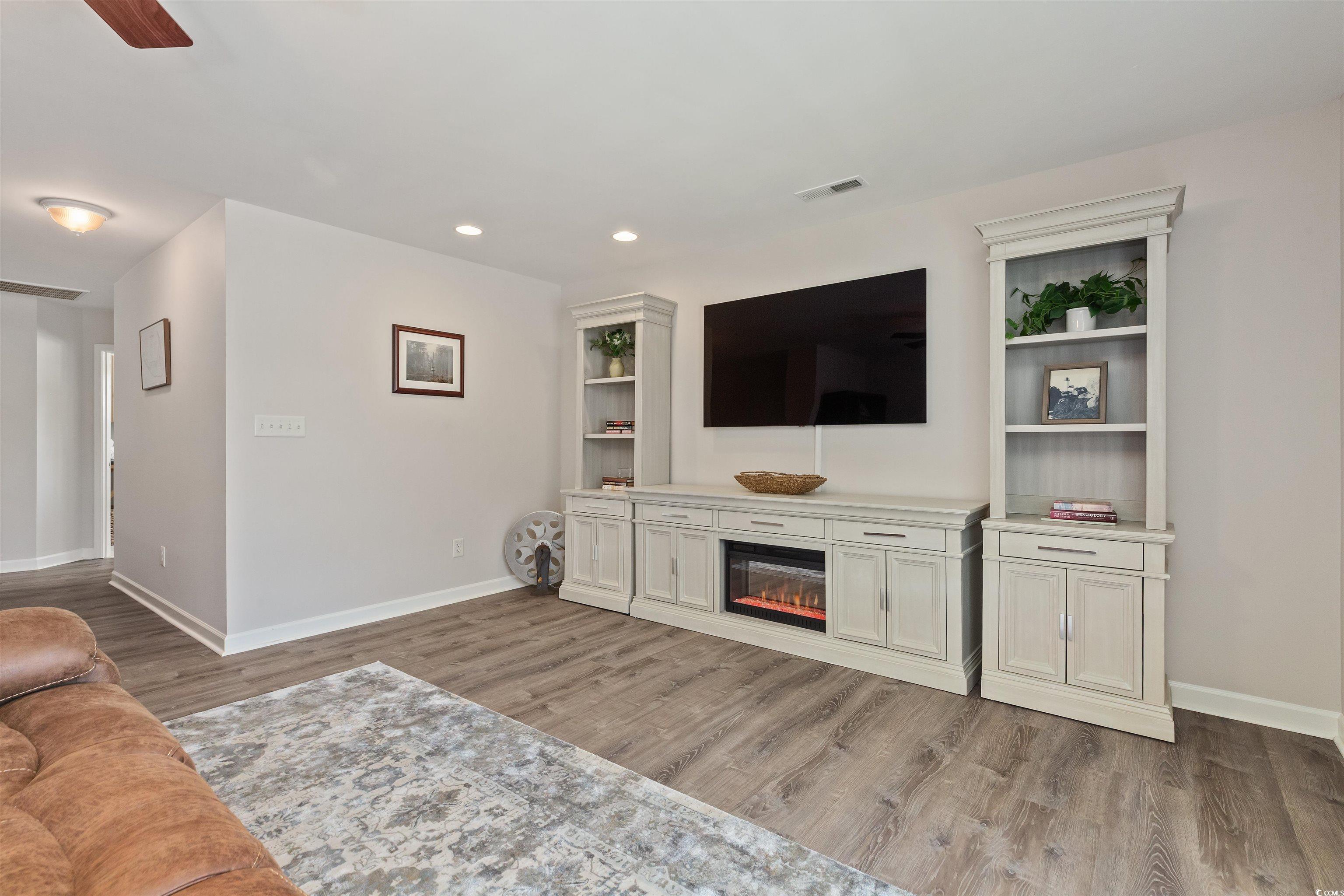 2024 Chadbury Ln. Property Photo 25