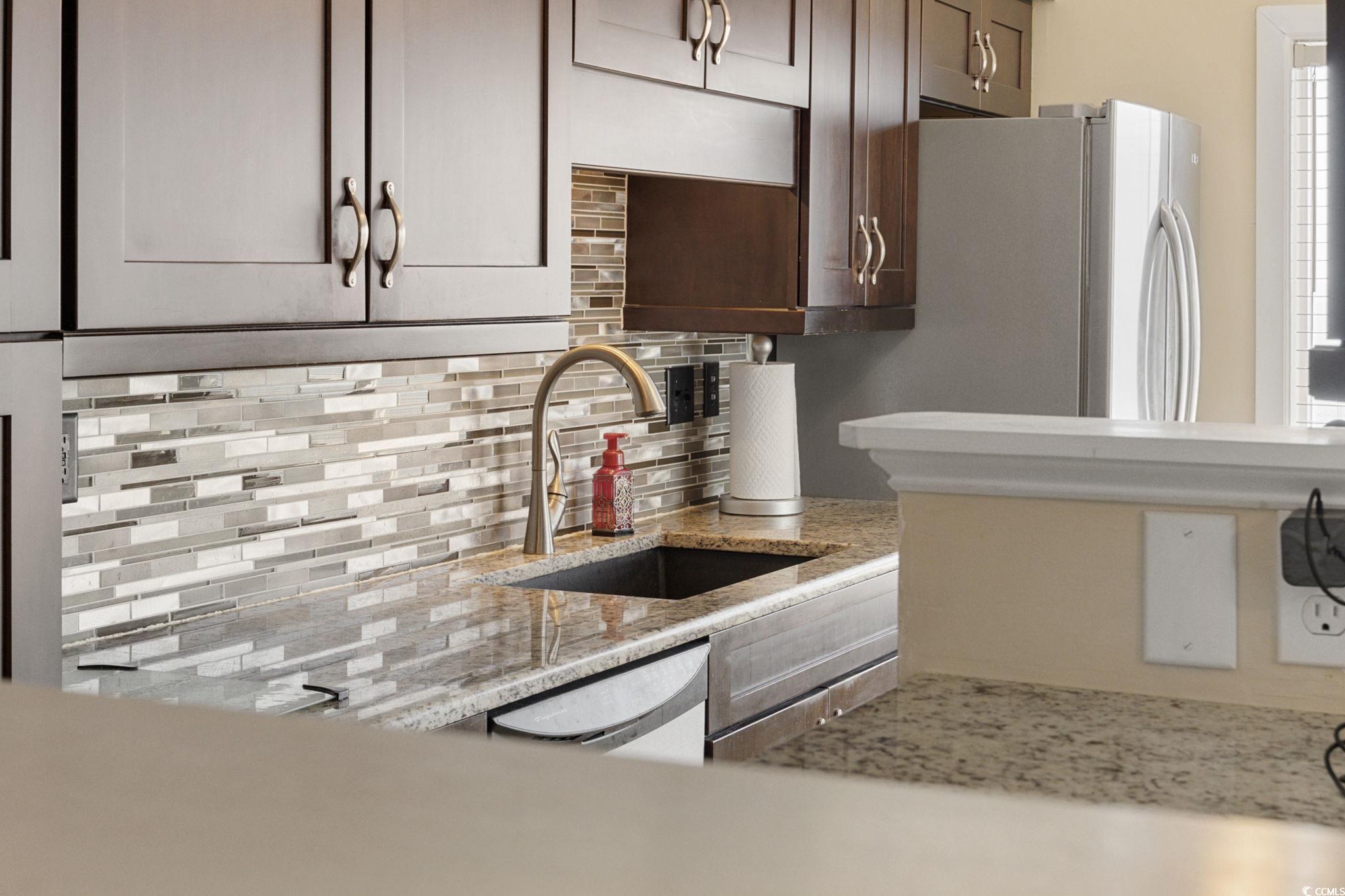 5800 Ocean Blvd. N Property Photo 12