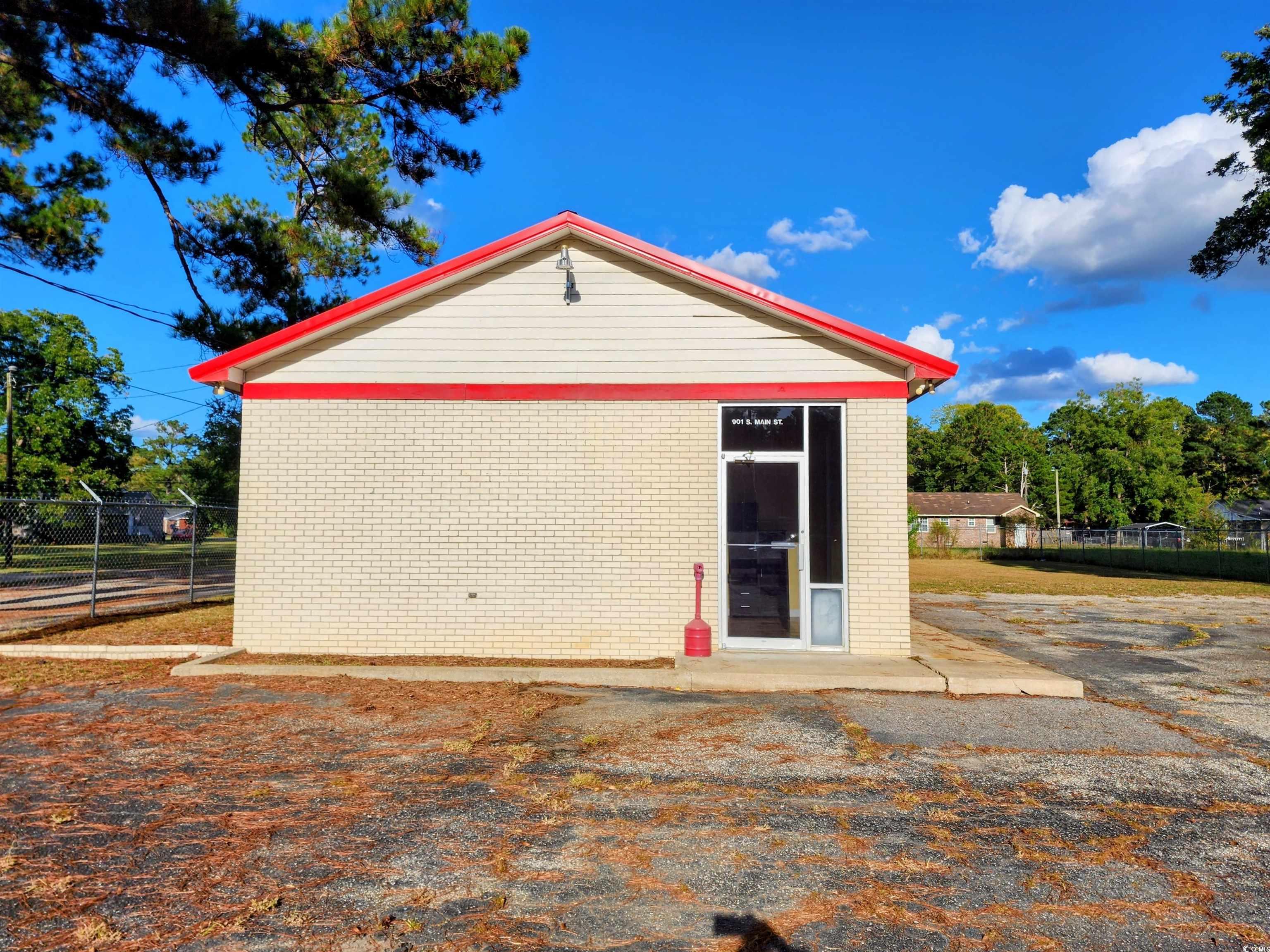 901 S Main St. Property Photo 1