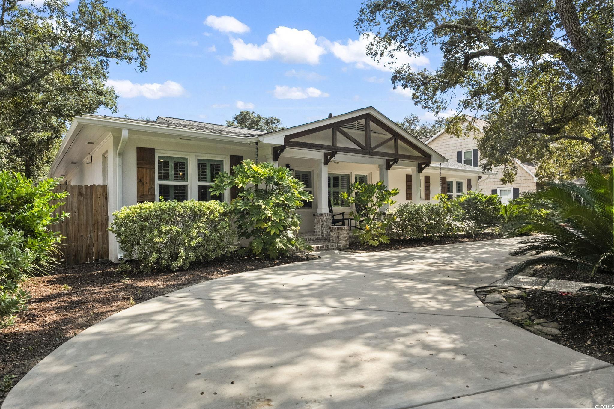 412 37th Ave. N Property Photo 1