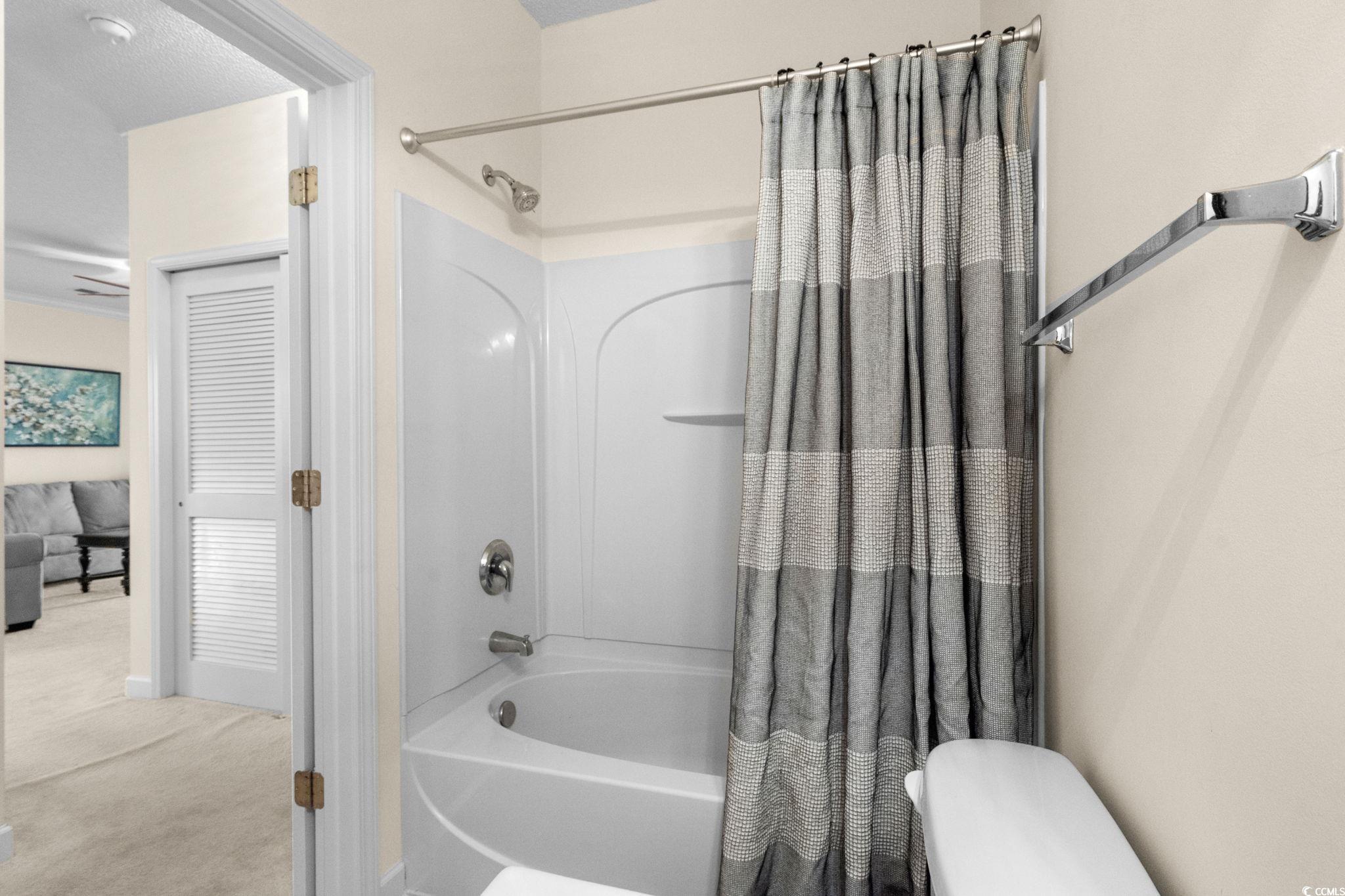 208 Castle Dr. Property Photo 28