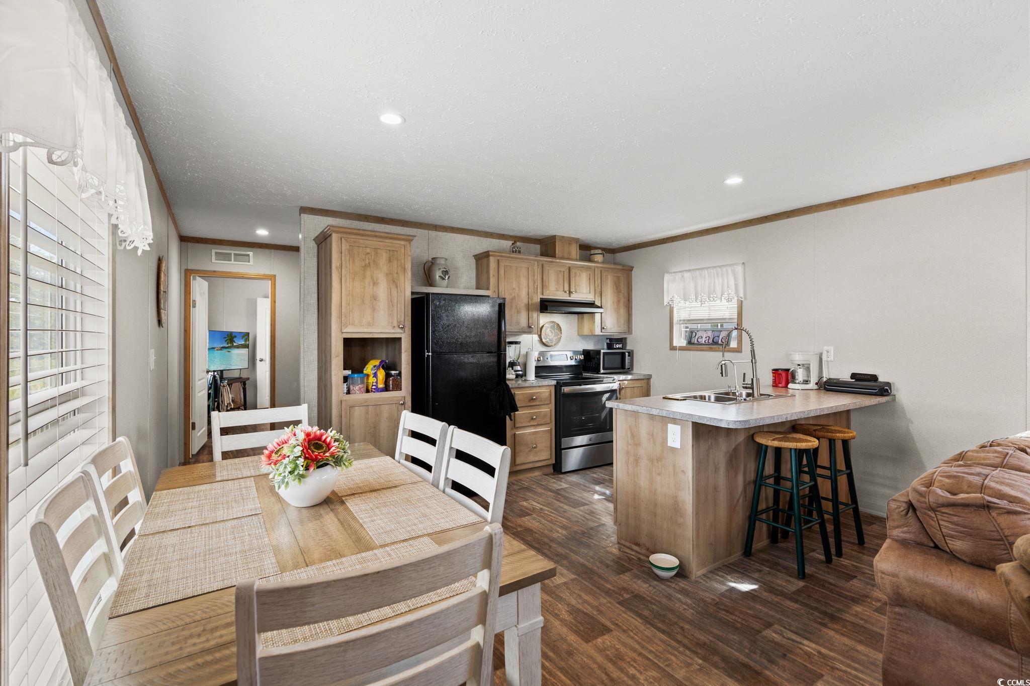 147 Shetland Woods Dr. Property Photo 4