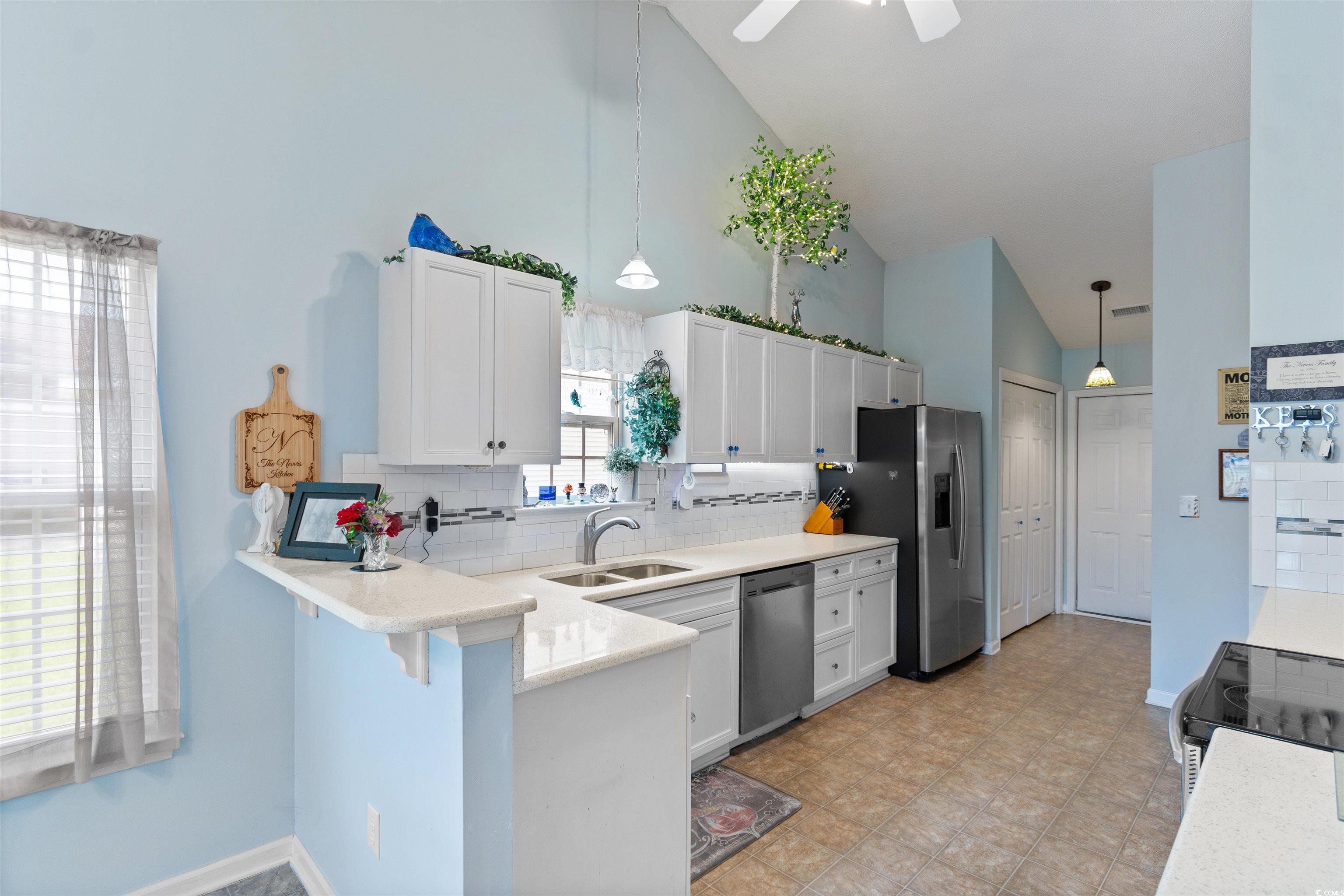 313 Harbour Reef Dr. Property Photo 10