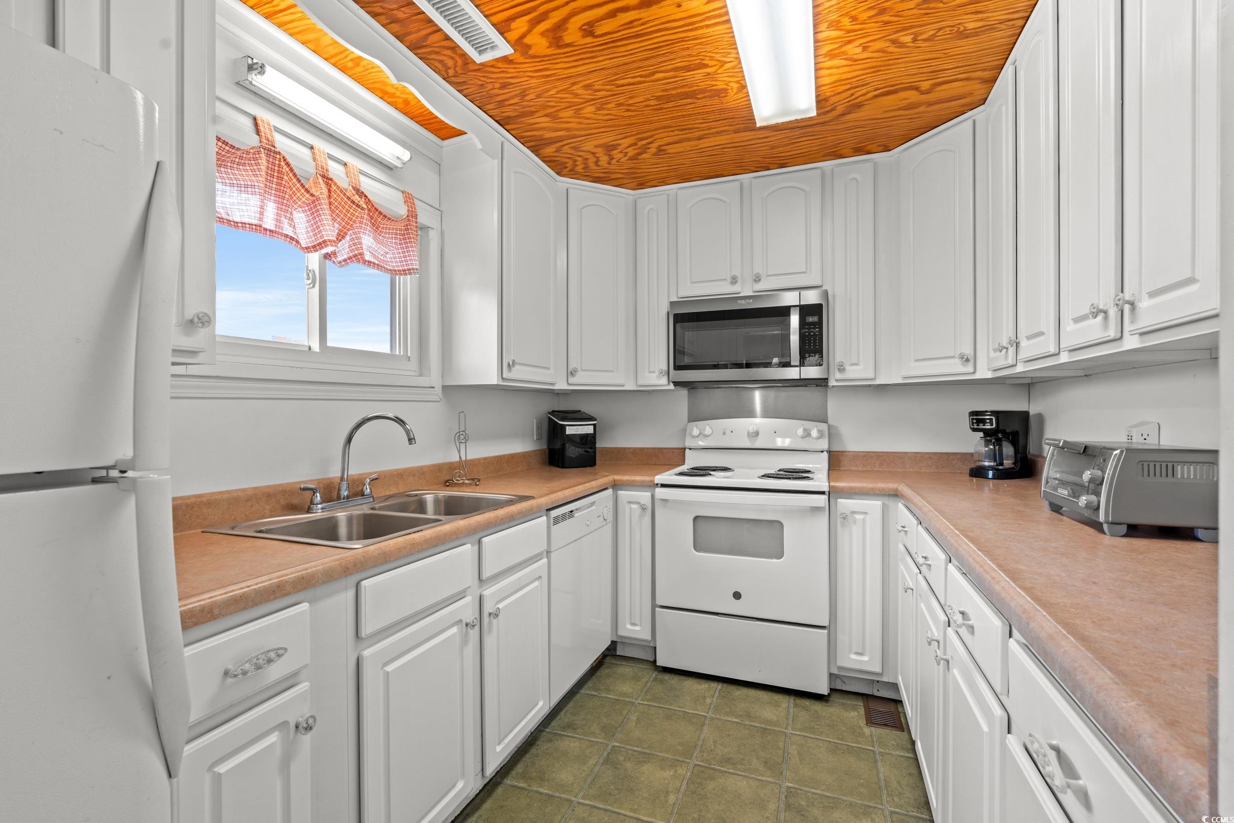 308 54th Ave. N Property Photo 9