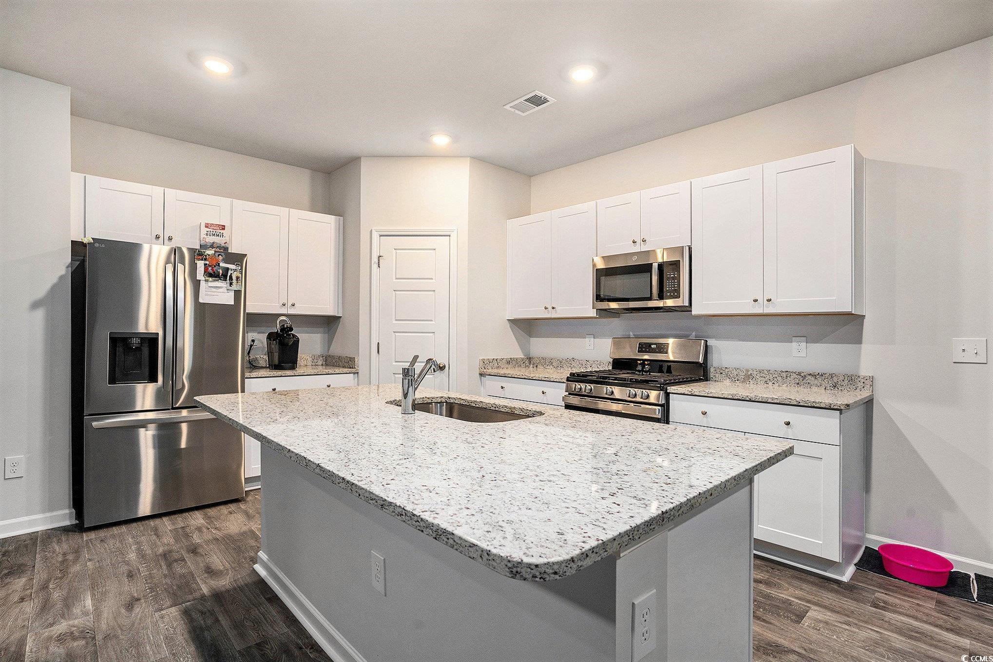 263 Saddle St Property Photo 7