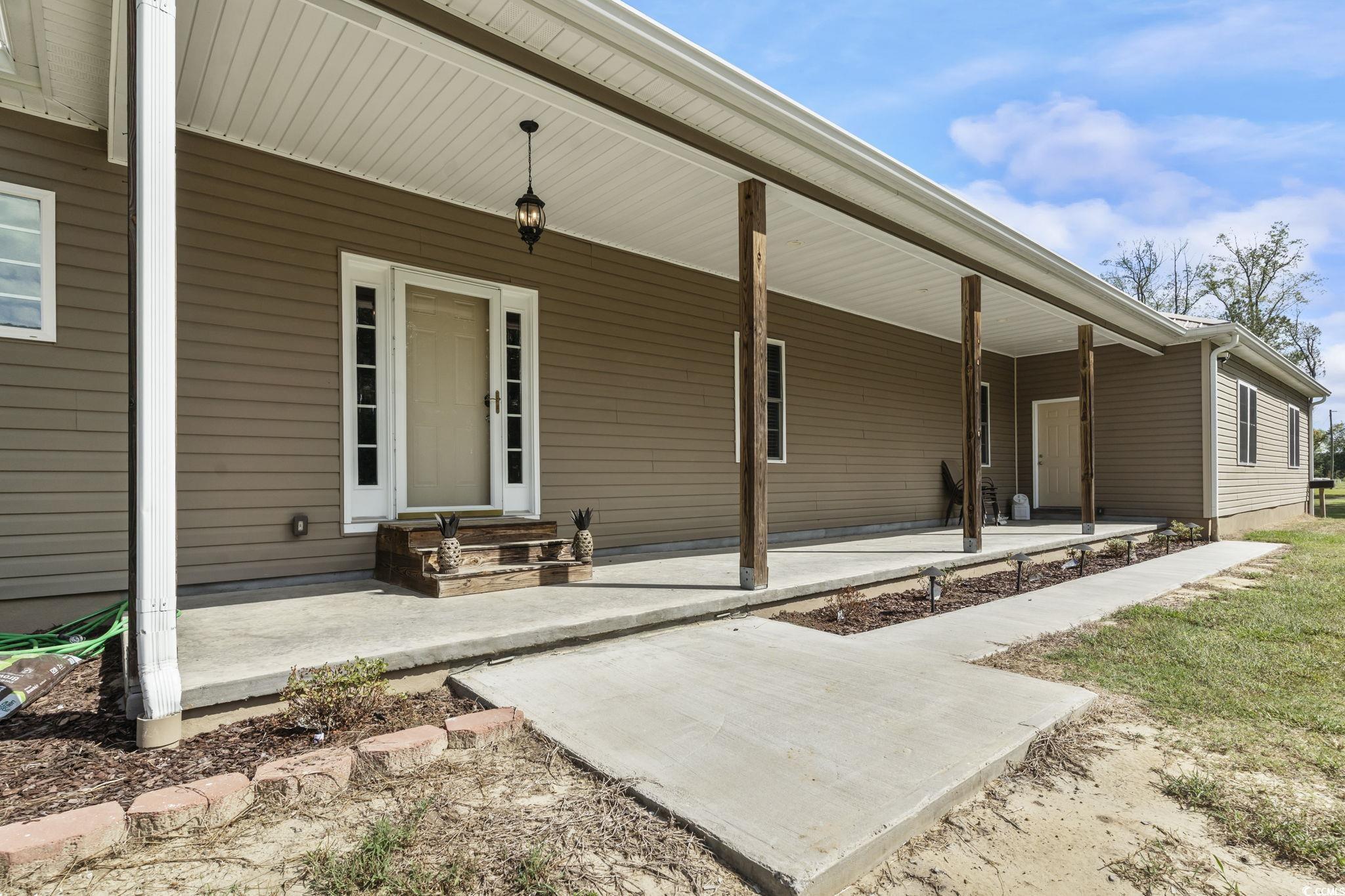 1585 Daisy Rd. Property Photo 2