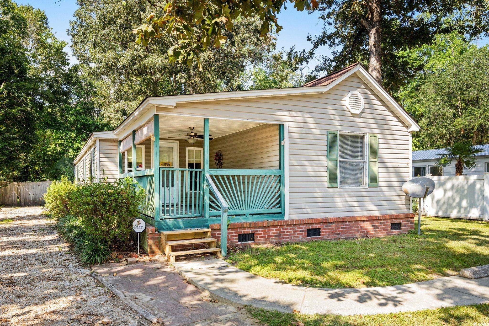 9017 Teal Dr. Property Photo 2