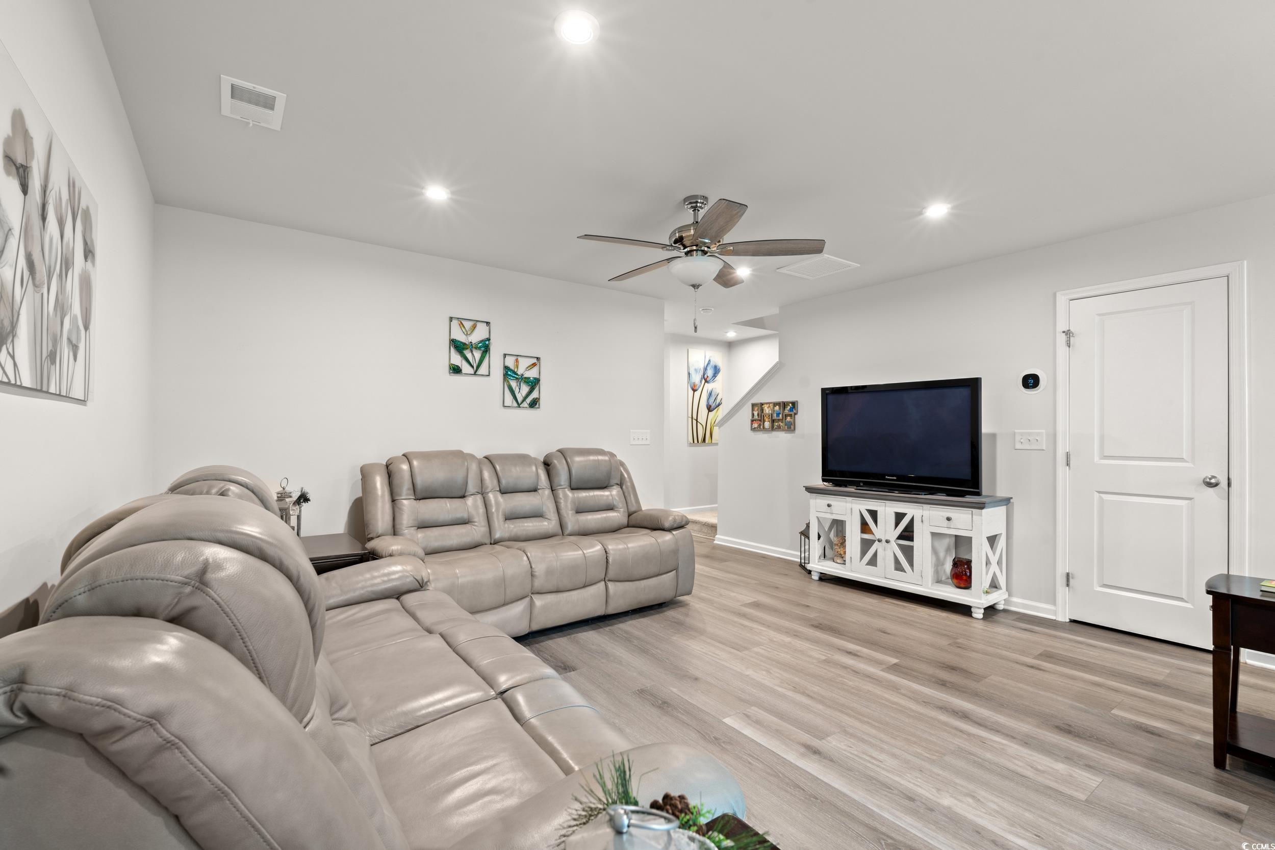 301 Granada St. Property Photo 5