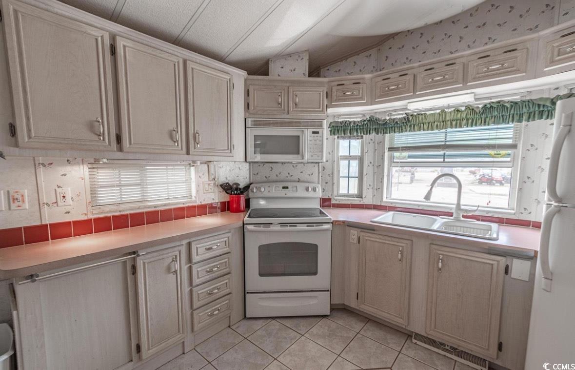 5400 Little River Neck Rd. Property Photo 6