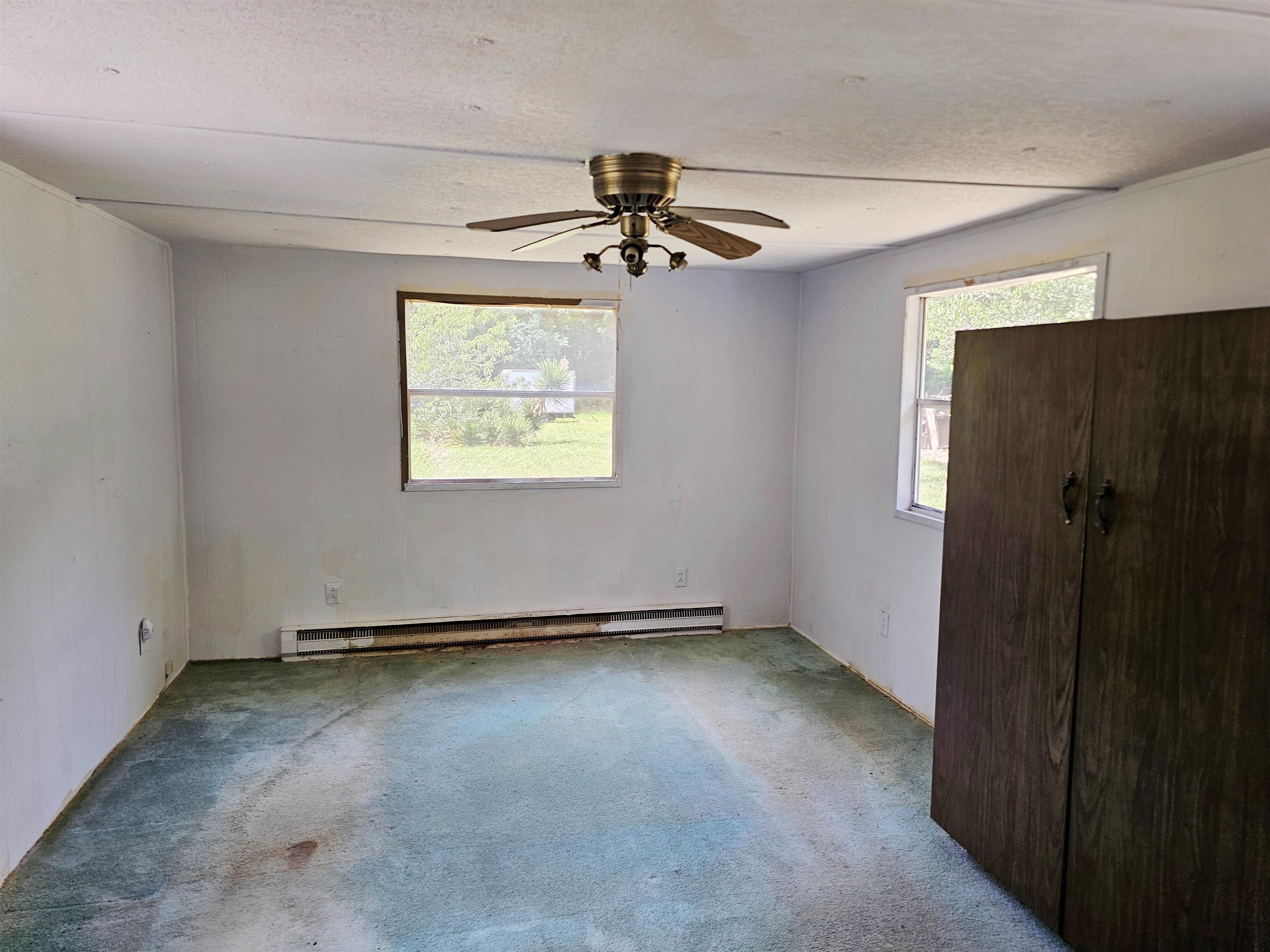 90 Oak Tree St Property Photo 5