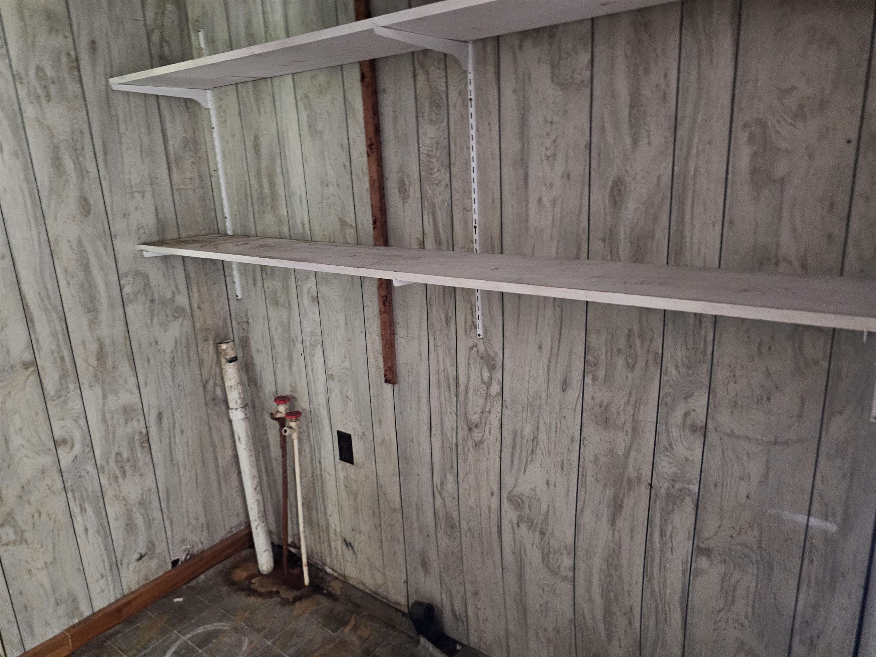 90 Oak Tree St Property Photo 6