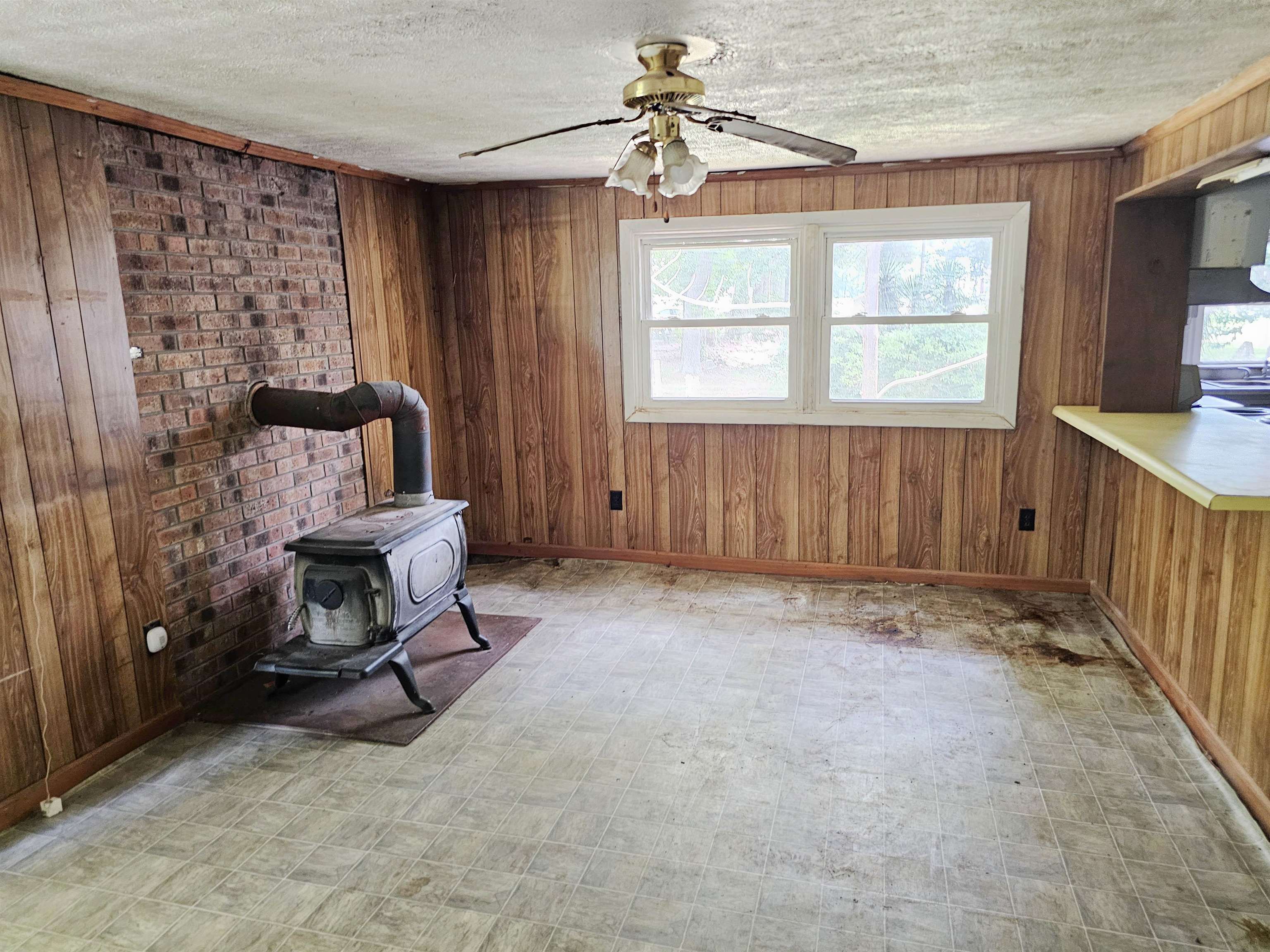 90 Oak Tree St Property Photo 8
