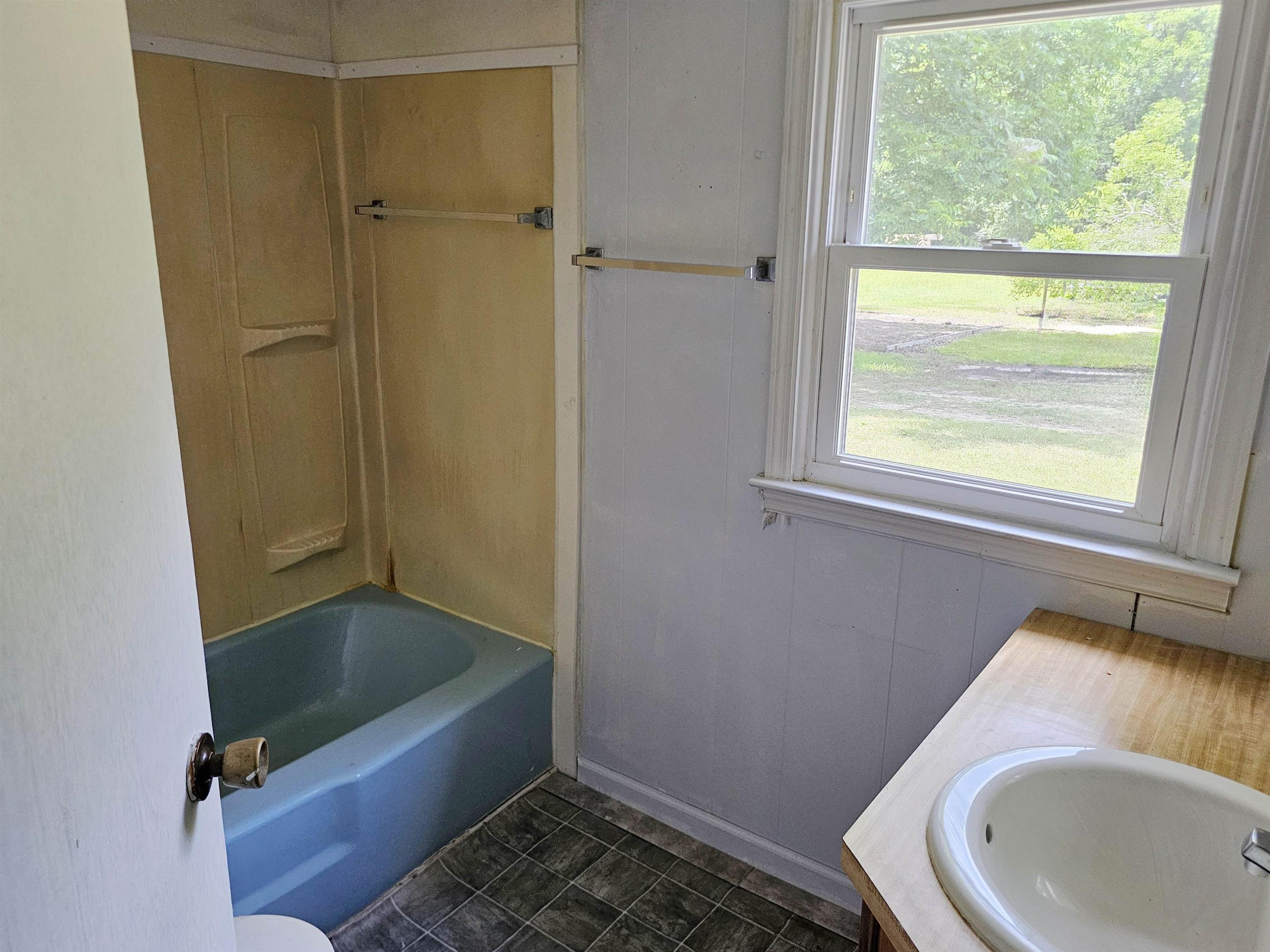 90 Oak Tree St Property Photo 14