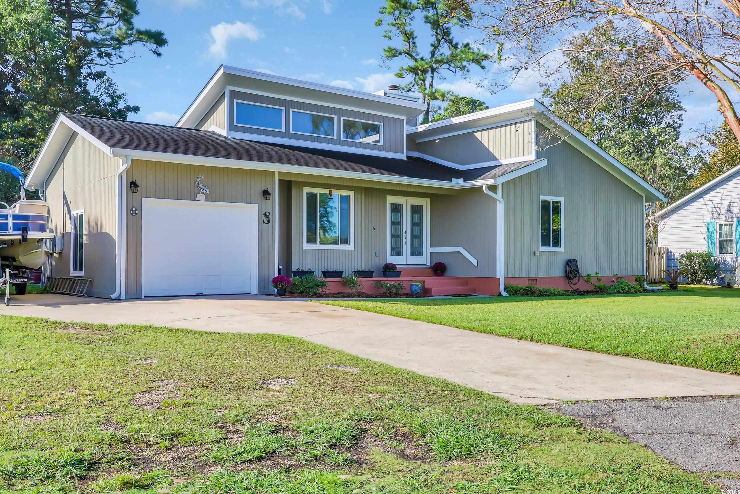 609 Bay St. Property Photo 4