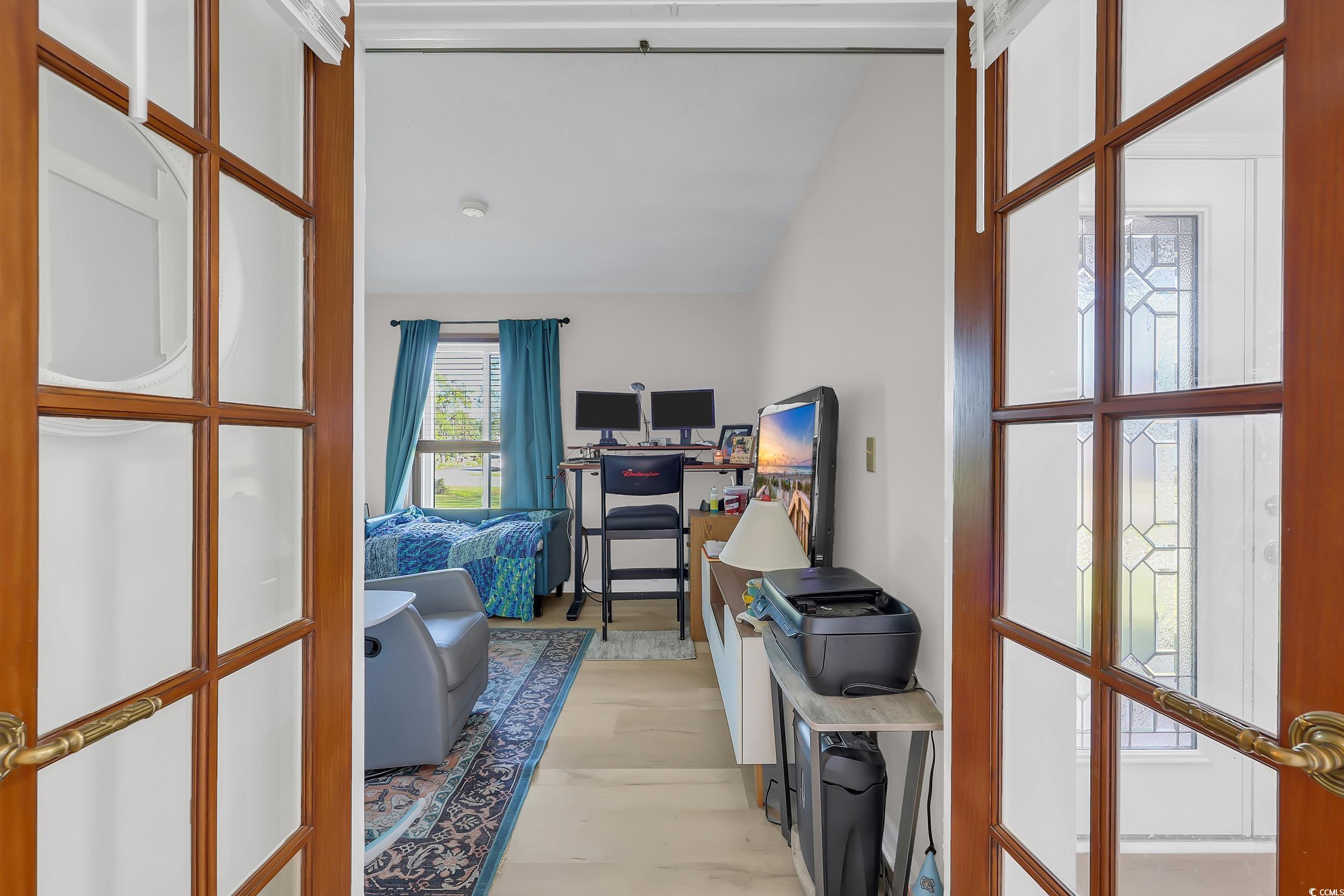 609 Bay St. Property Photo 7