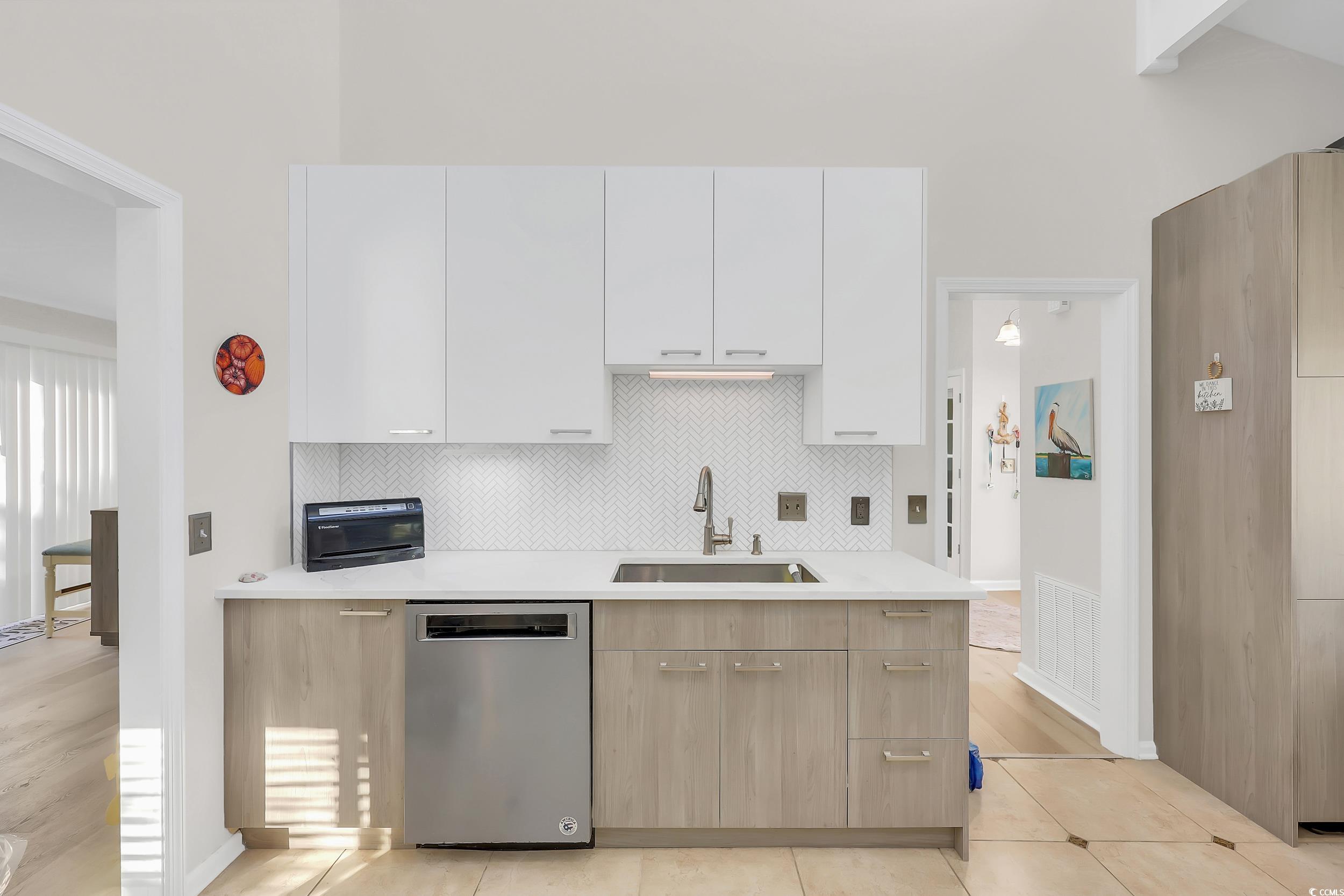 609 Bay St. Property Photo 23